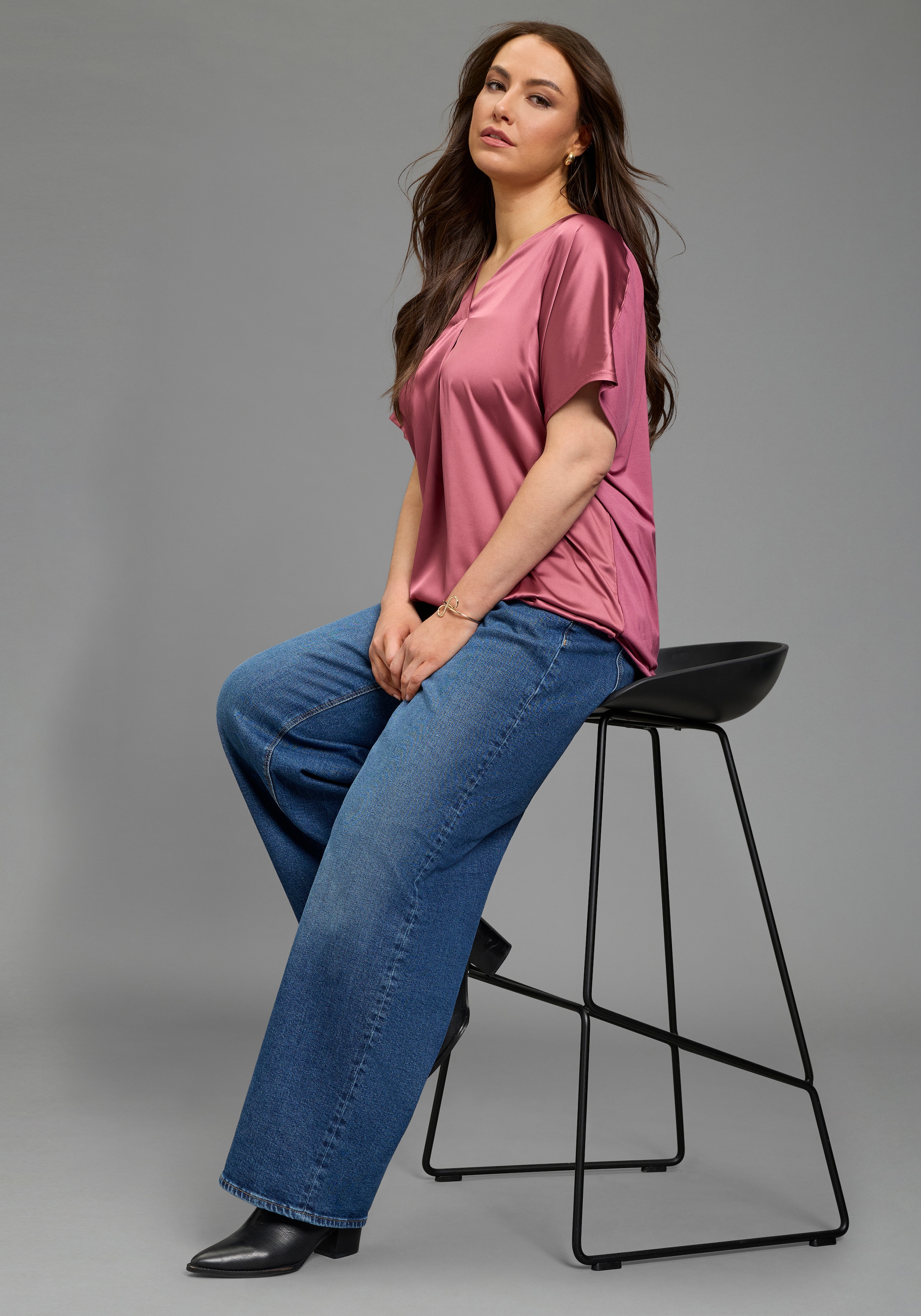 Laura Scott CURVE Satinbluse figurumspielende Passform, mit Falteneinsatz vorne, V-Ausschnitt