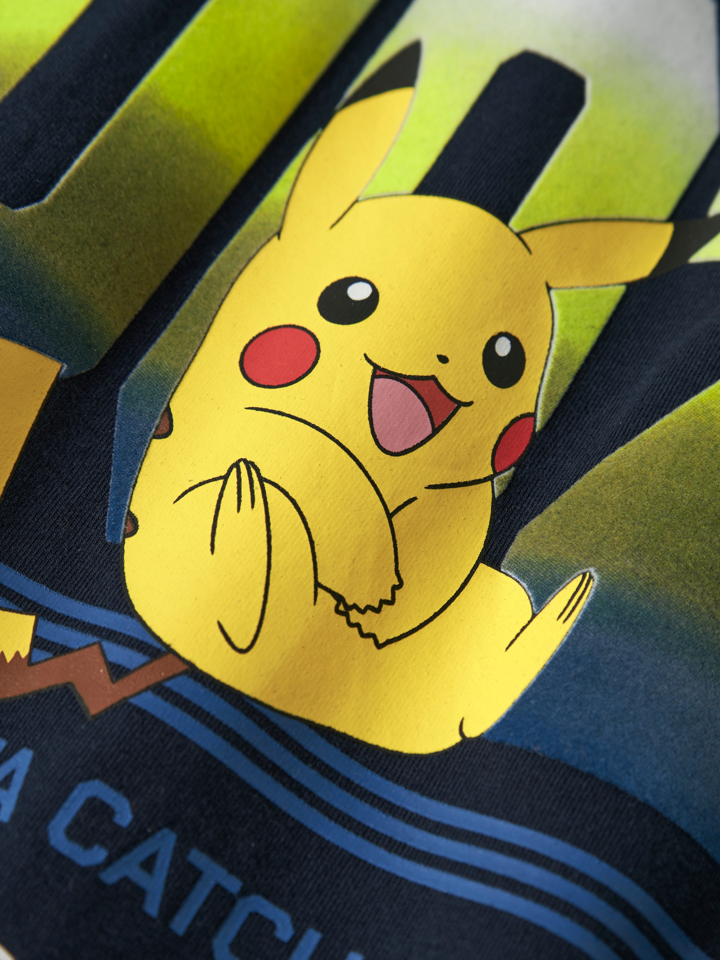 Name It T-Shirt »NKMMABR POKEMON NREG SS TOP BOX NOOS SKY«, mit grossem Pokémon-Frontmotiv
