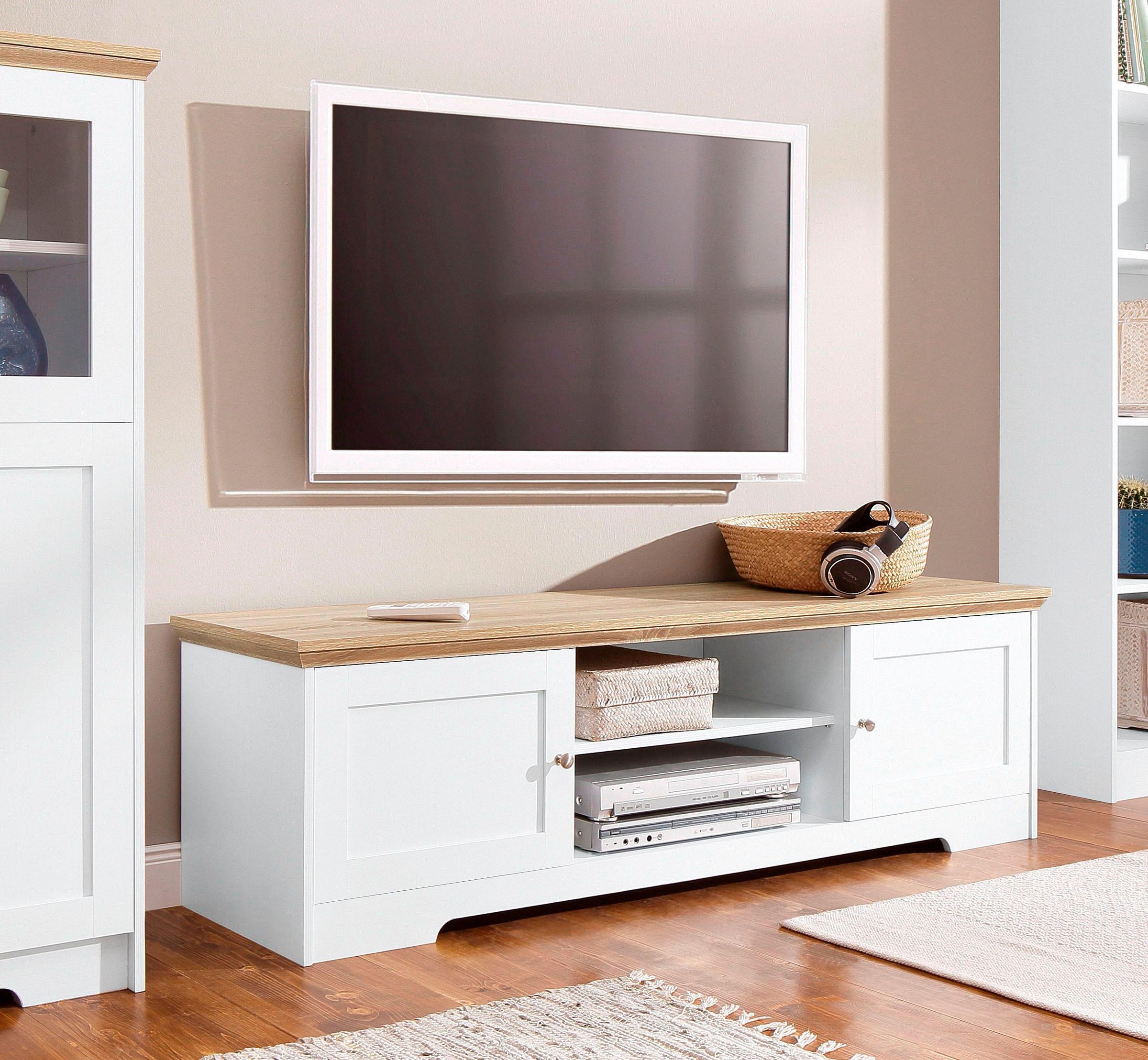 Image of Home affaire Lowboard »Nanna«, mit einer schönen Eichen-Optik Oberfläche, in zwei unterschiedlichen Breiten bei Ackermann Versand Schweiz