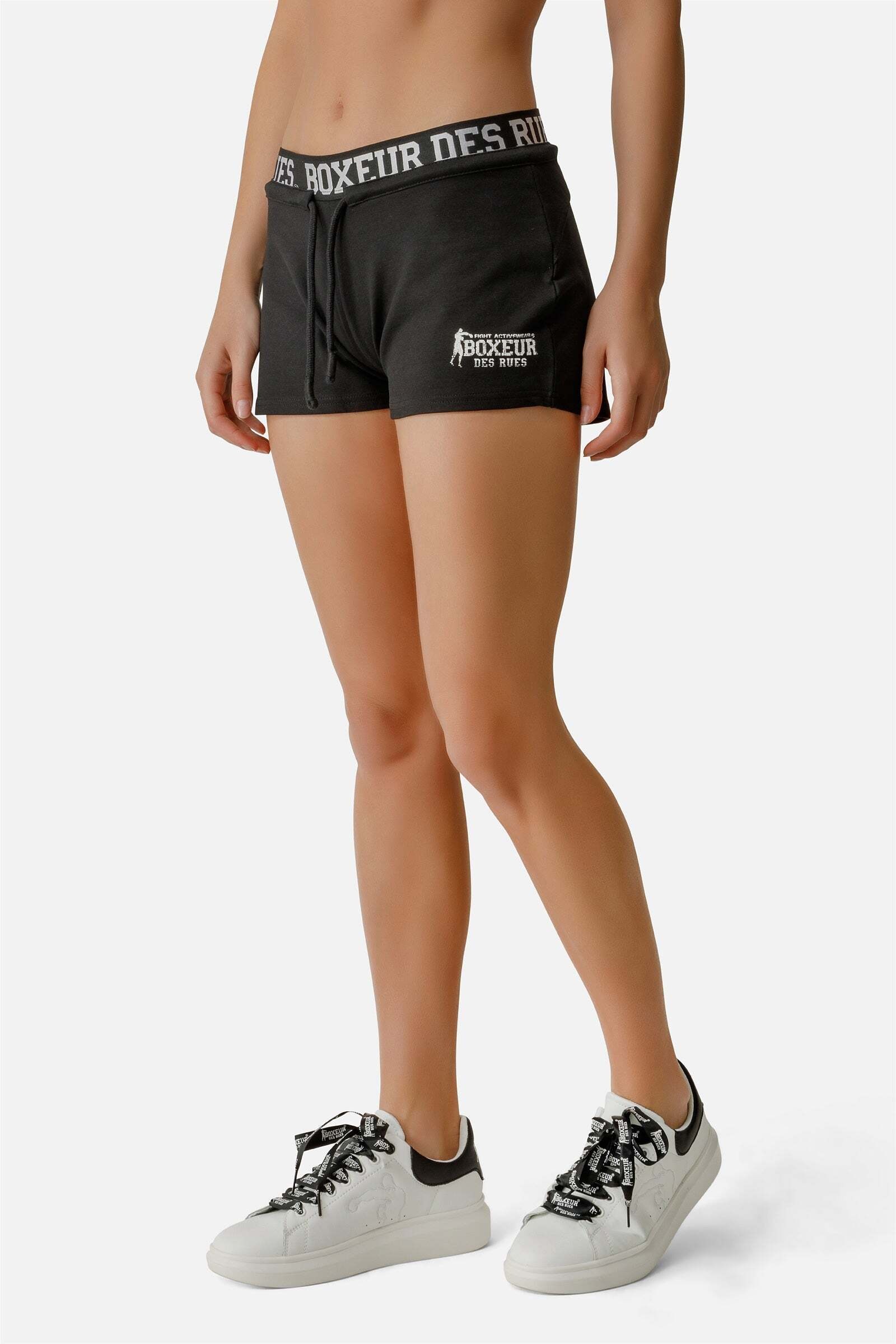 Image of BOXEUR DES RUES Shorts "Shorts Curved Hem Essential Shorts"