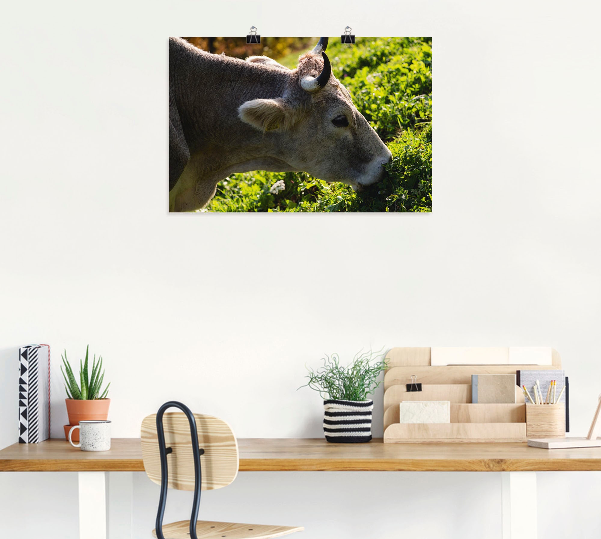 Artland Poster »Eine glückliche Südtiroler Kuh«, Kuhbilder, (1 St.), als Alubild, Leinwandbild, Wandaufkleber oder Poster in versch. Grössen
