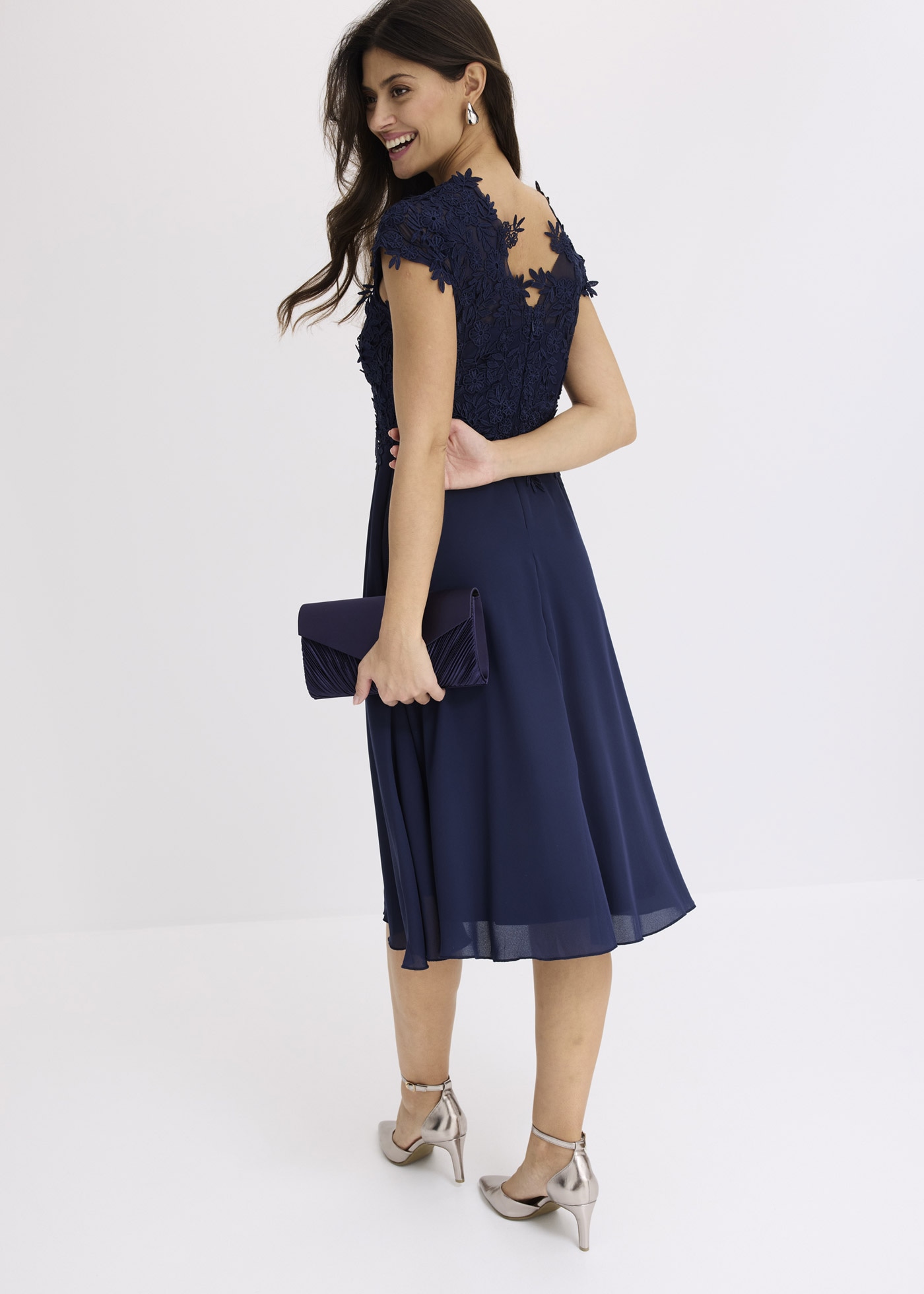 bonprix Midikleid festlicher Stil, aus Tüllmaterial mit Spitze, ausgestellte Passform