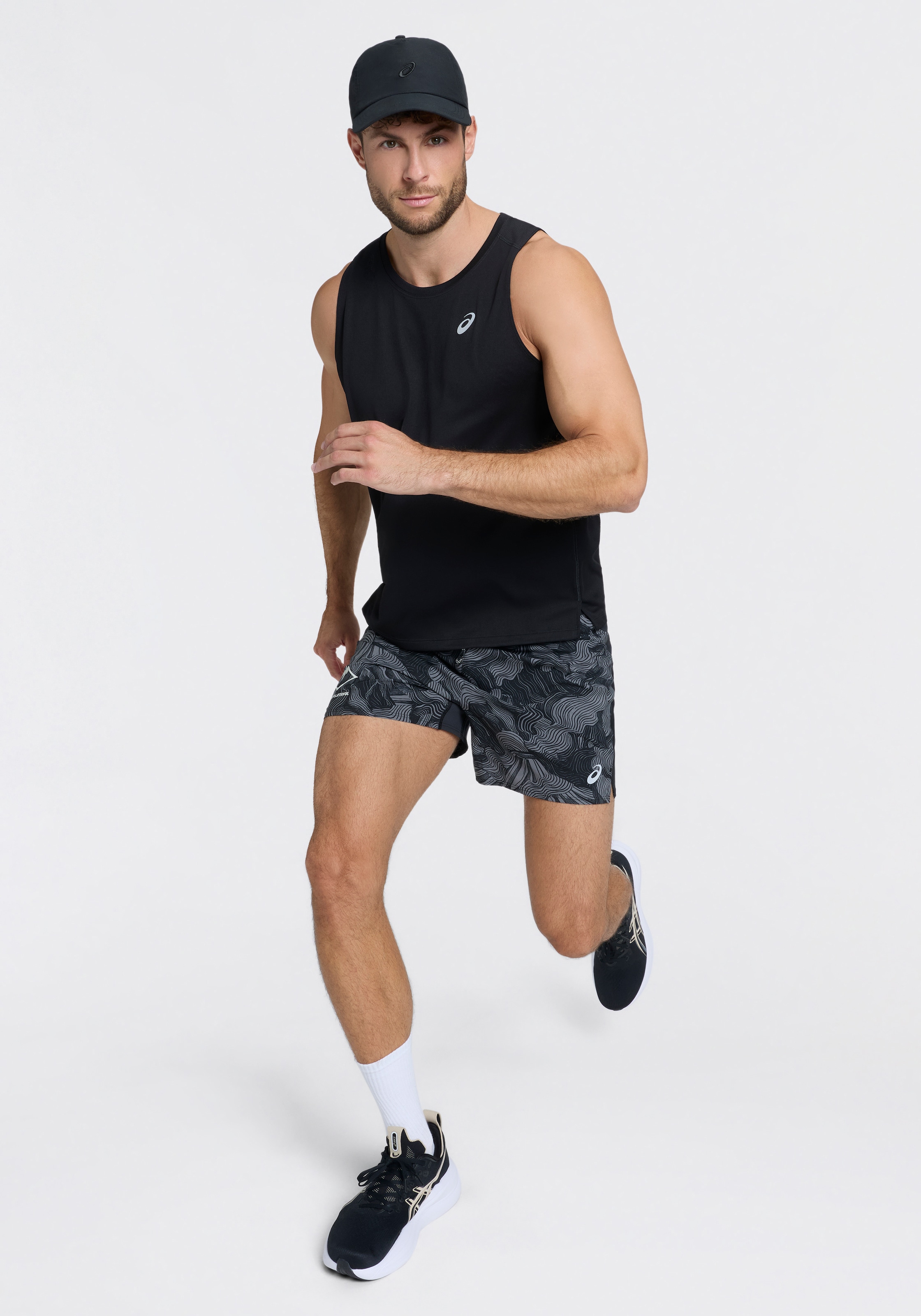 Asics Laufshorts »FUJITRAIL ALL OVER PRINT 5IN SHORT«  ACTIBREEZE™ Technologie, Atmungsaktiv, Reflektierend
