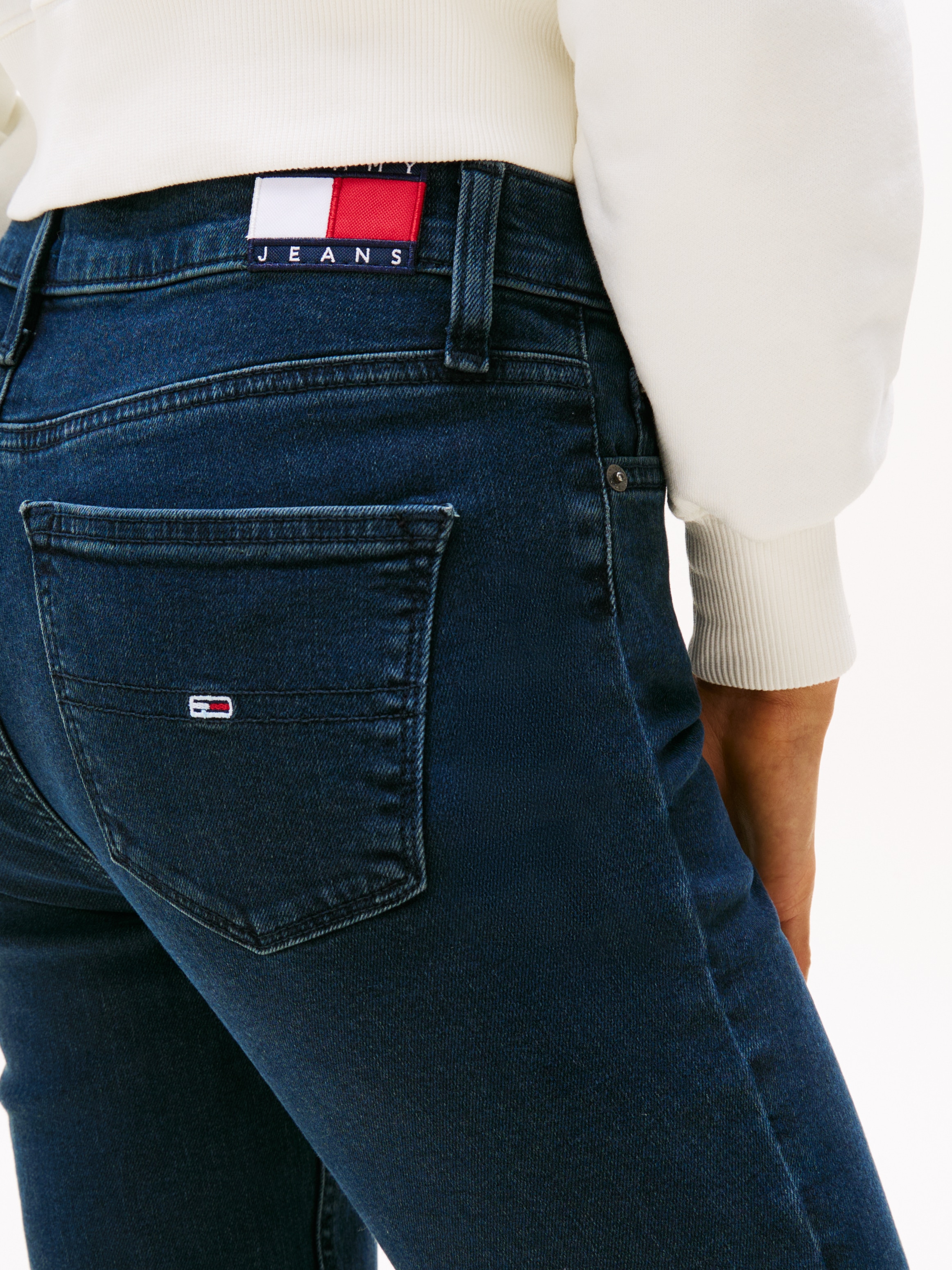 Tommy Jeans Skinny-fit-Jeans »Nora Mid Rise Skinny Fit«, mit Waschung, mit Logo-Badge