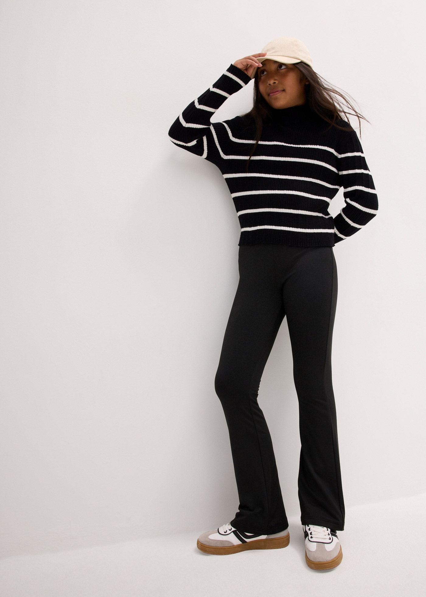 bonprix Thermohose »Ausgestellte Jerseyhose mit angerauter Innenseite«  Ausgestellte Jerseyhose mit angerauter Innenseite