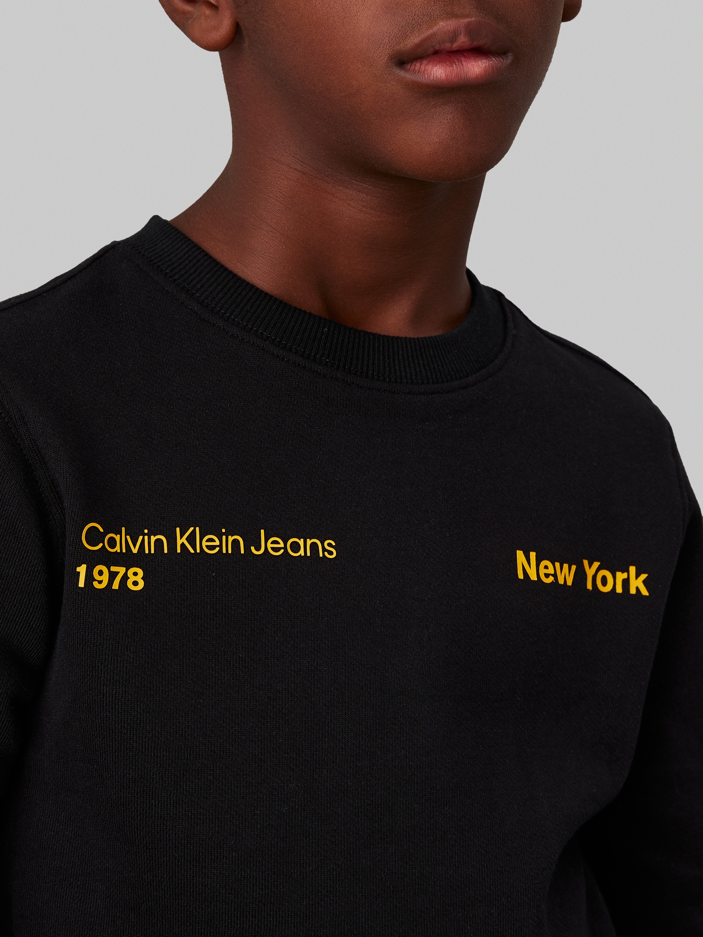 Calvin Klein Jeans Sweatshirt »Terry Graphic Cn«, für Kinder bis 16 Jahre und mit Logoschriftzug