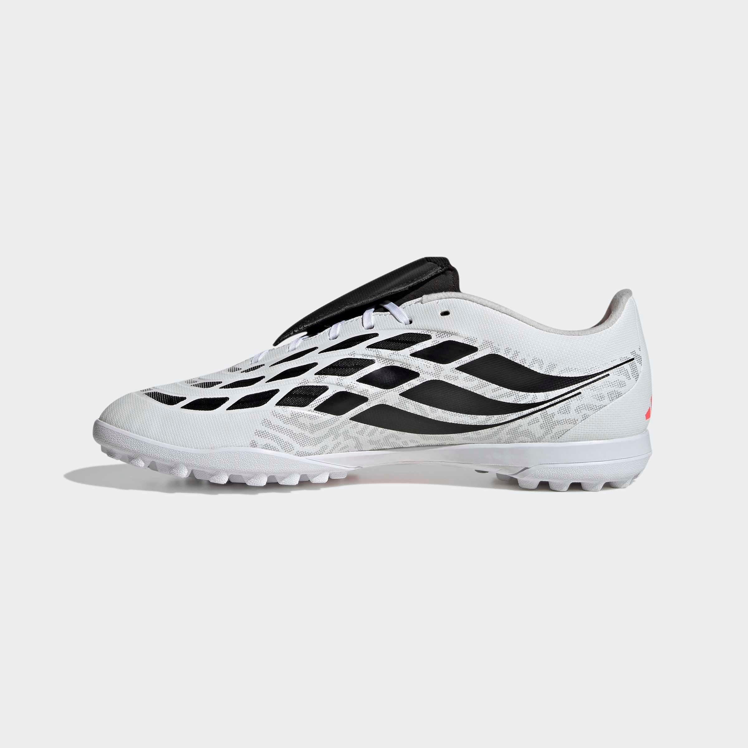 adidas Performance Chaussure de football »PREDATOR CLUB , HYBRIDRASEN, UMSCHLAGBARE ZUNGE«  pour terrains synthétiques durs