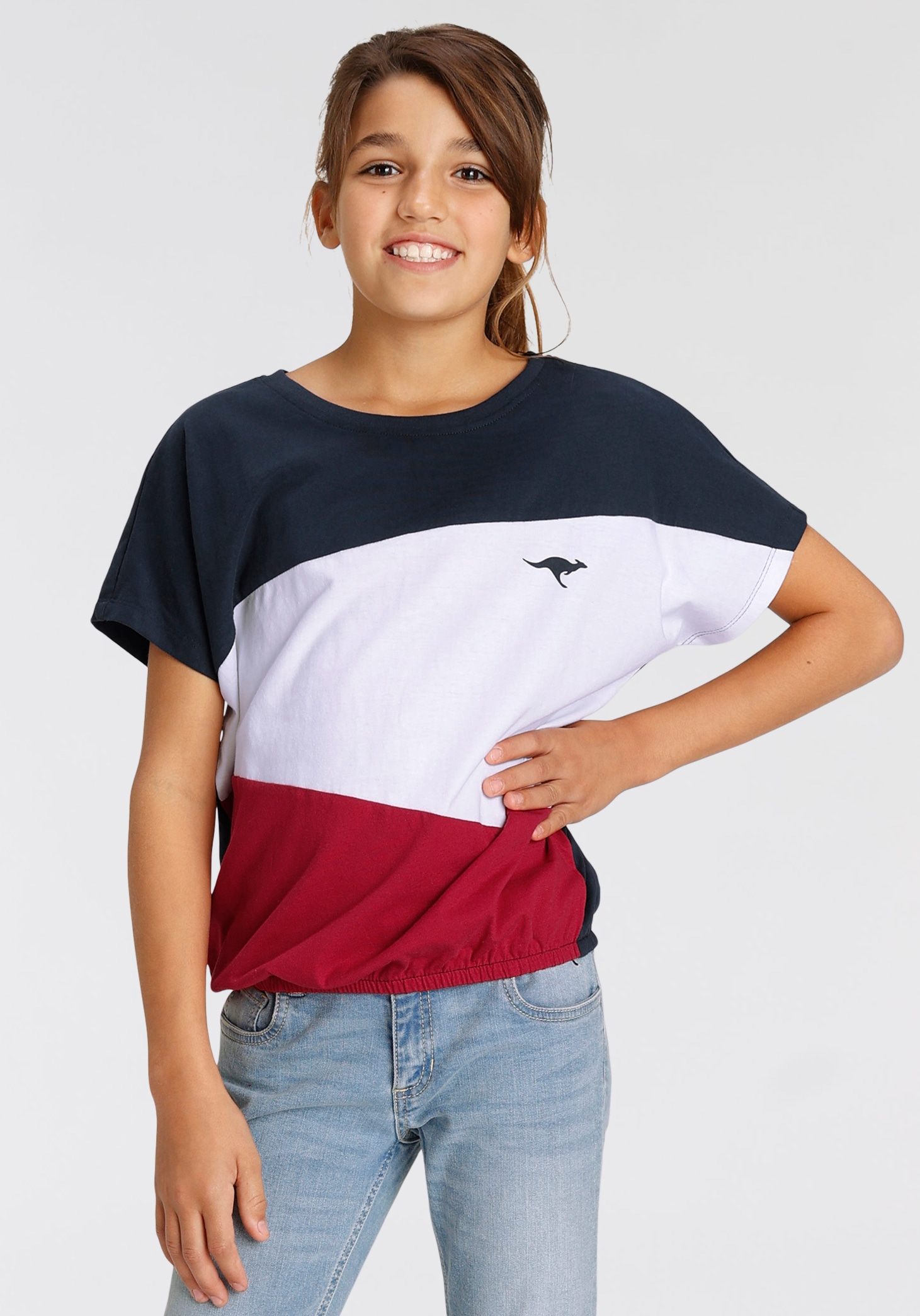 Image of KangaROOS Fledermausshirt "T-Shirt in colorblocking Design und KangaROOS Logo" kurzärmelig, weit geschnitten, mit peppigem Druck