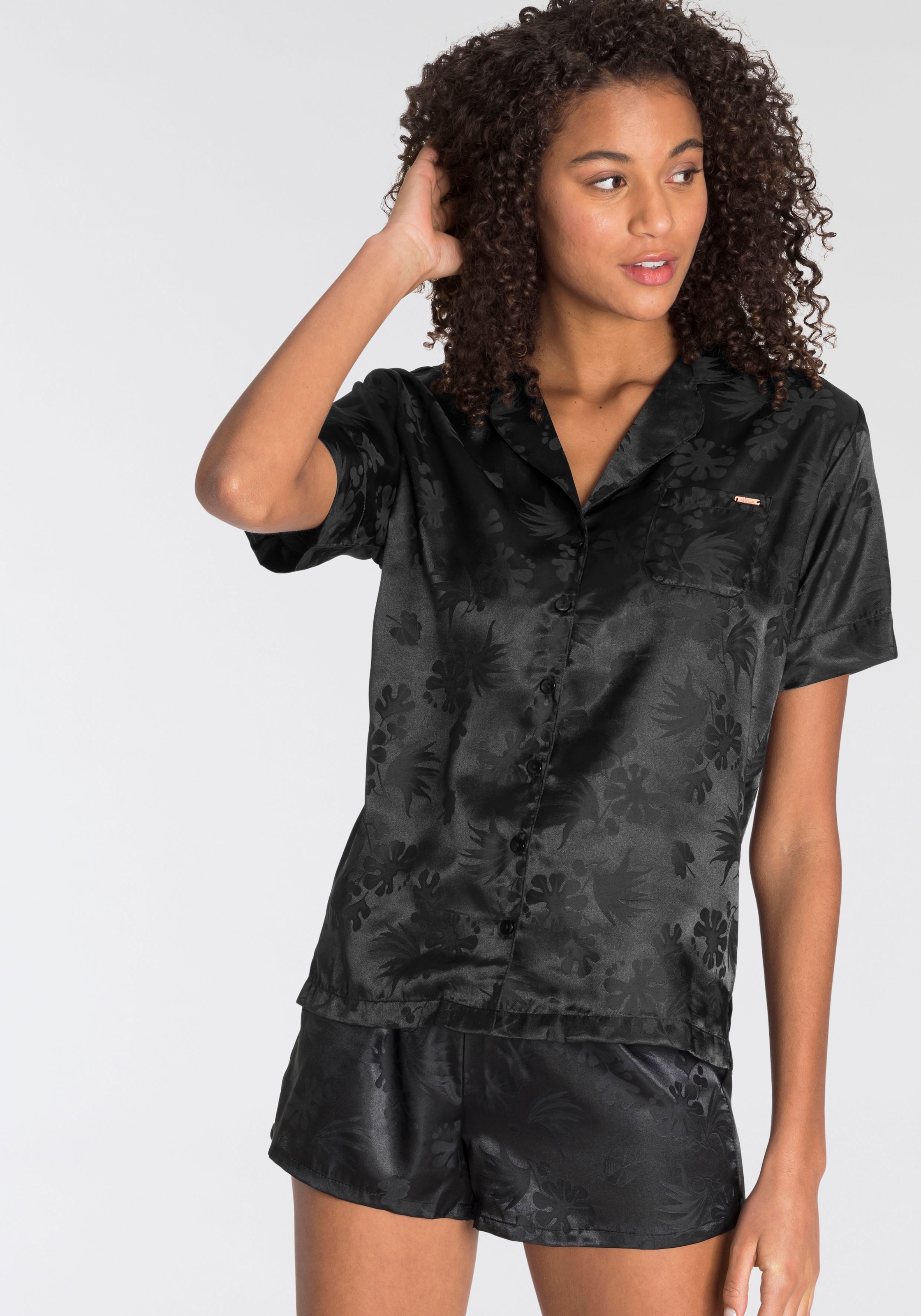 s.Oliver Shorty, (2 tlg., 1 Stück), aus gemustertem Satin kaufen