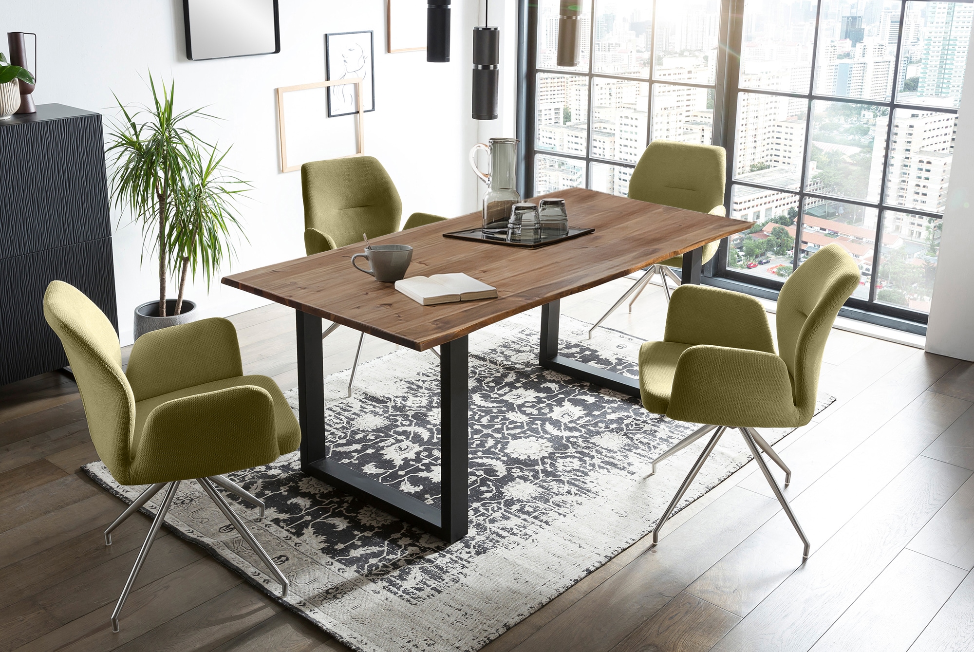 Image of SalesFever Essgruppe "Stilvolle Sitzgruppe" Set, 5 Stk. tlg. 5-teiliges Set: Behandelte Tischplatte mit seidenmattem Finish