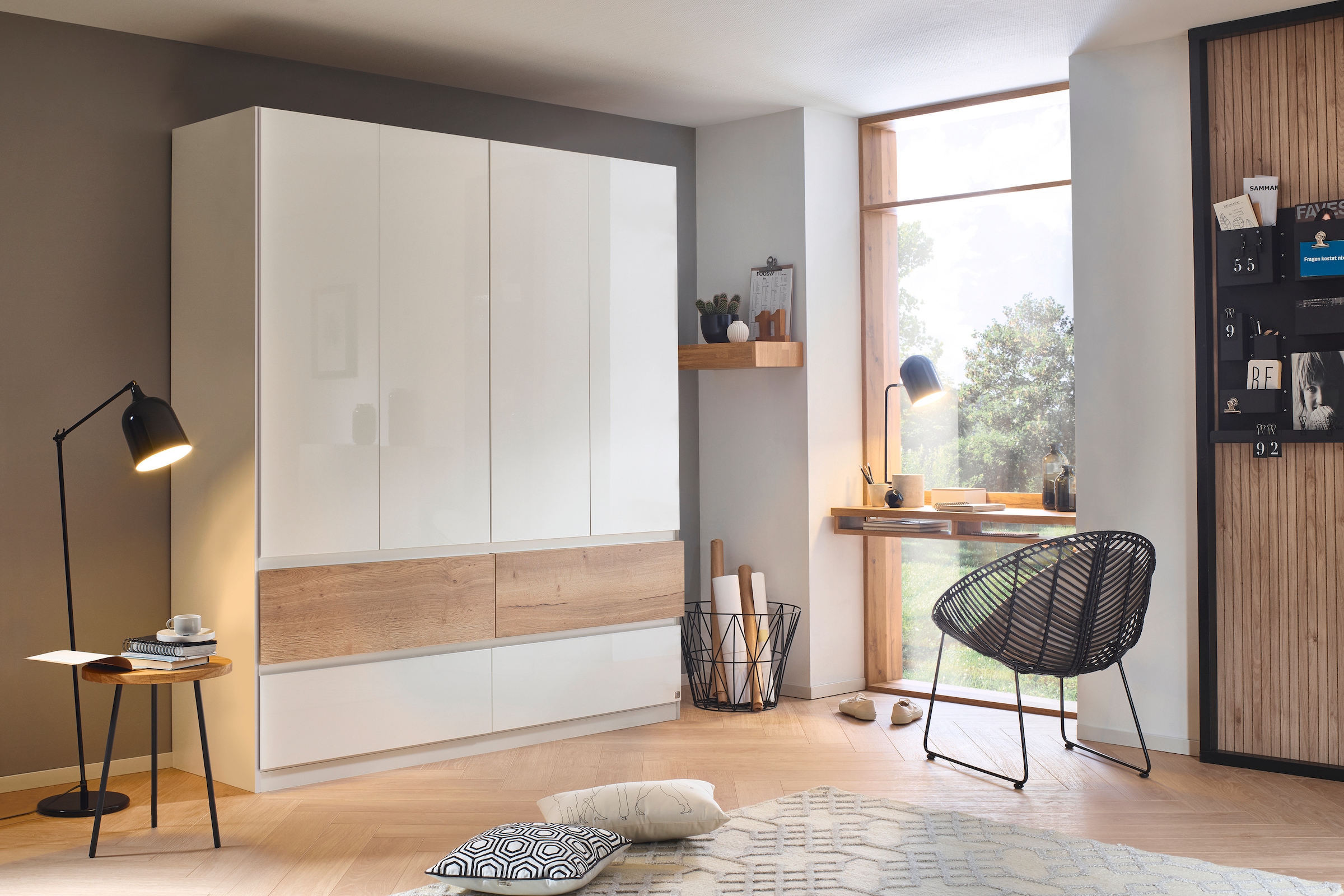 Image of rauch Kleiderschrank "Schrank Garderobe Schlafzimmerschrank Ankleide Mietswohnung WINNIPEG" grifflose Front, Hochglanz, Schubladen mit Griffmulde MADE IN GERMANY