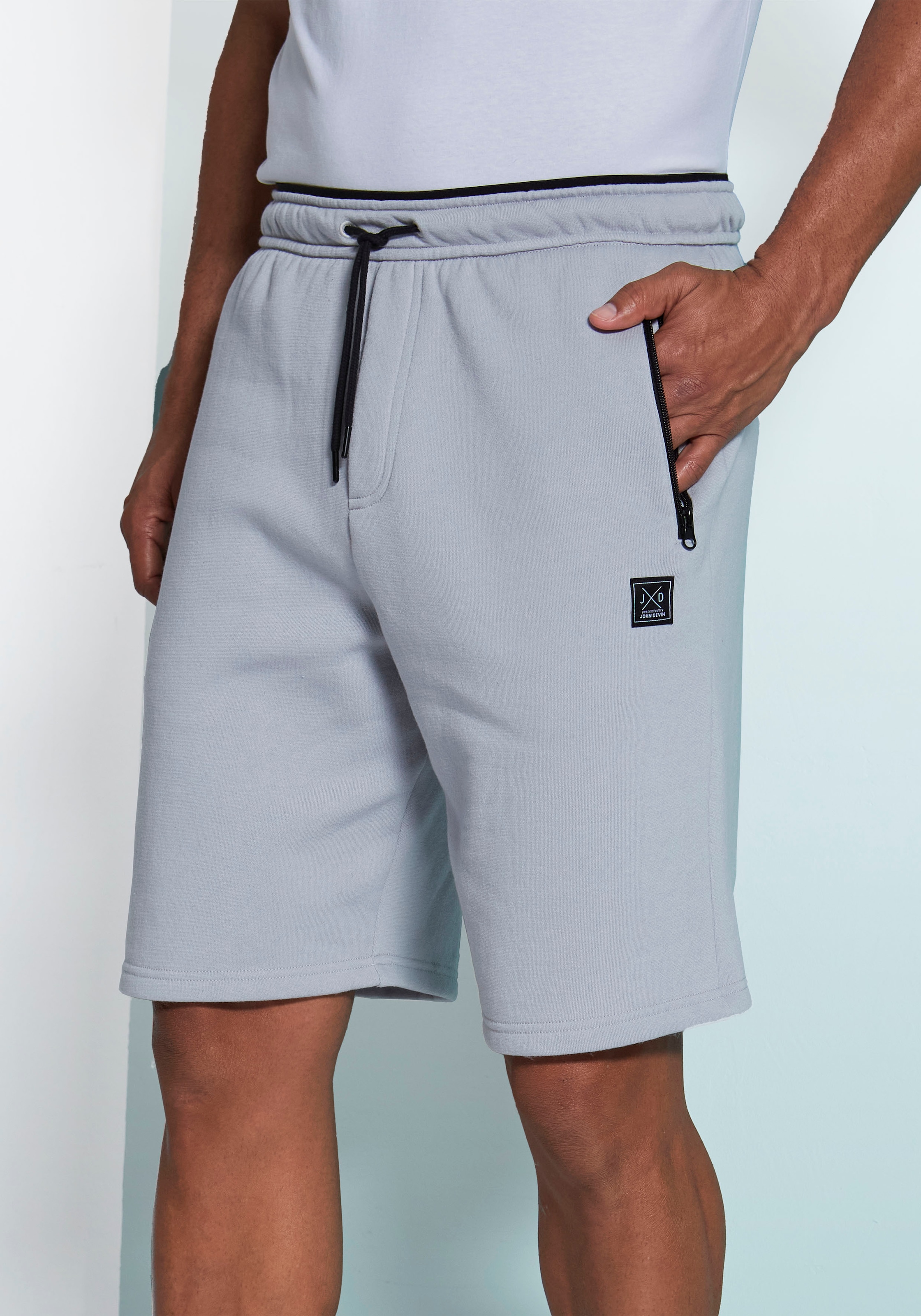 John Devin Sweatshorts, seitliche Taschen mit schwarzem Reissverschluss