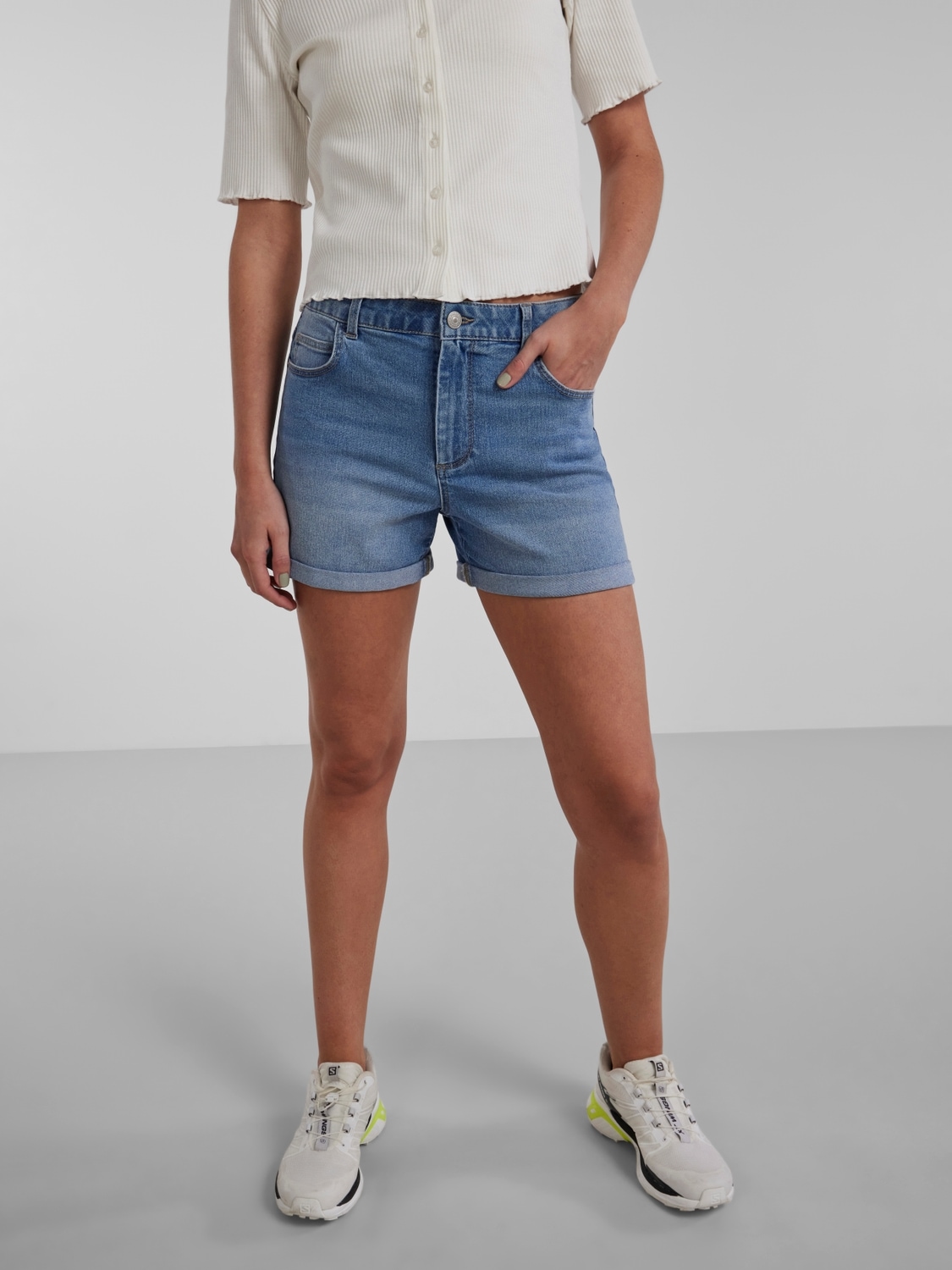 Jeansshorts »PCPEGGY MW SHORTS LB NOOS BC«