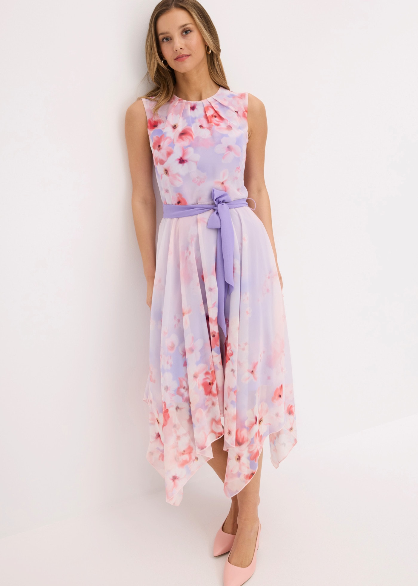 Image of bonprix Chiffonkleid ärmelloses Design, ausgestellte Passform, leichtes Chiffonmaterial