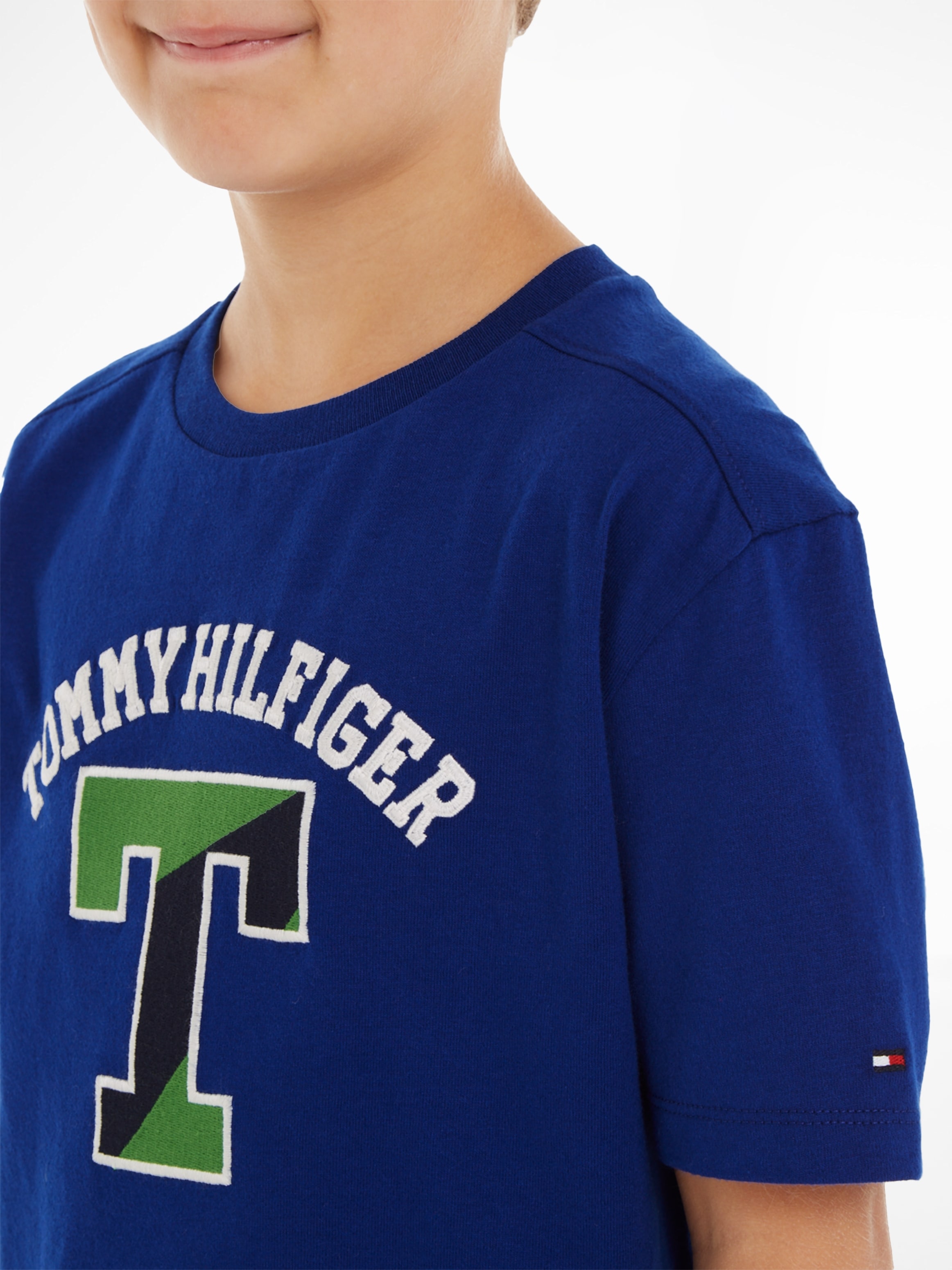 Tommy Hilfiger T-Shirt »T VARSITY TEE S/S«, mit grossem Tommy Hilfiger Front Print