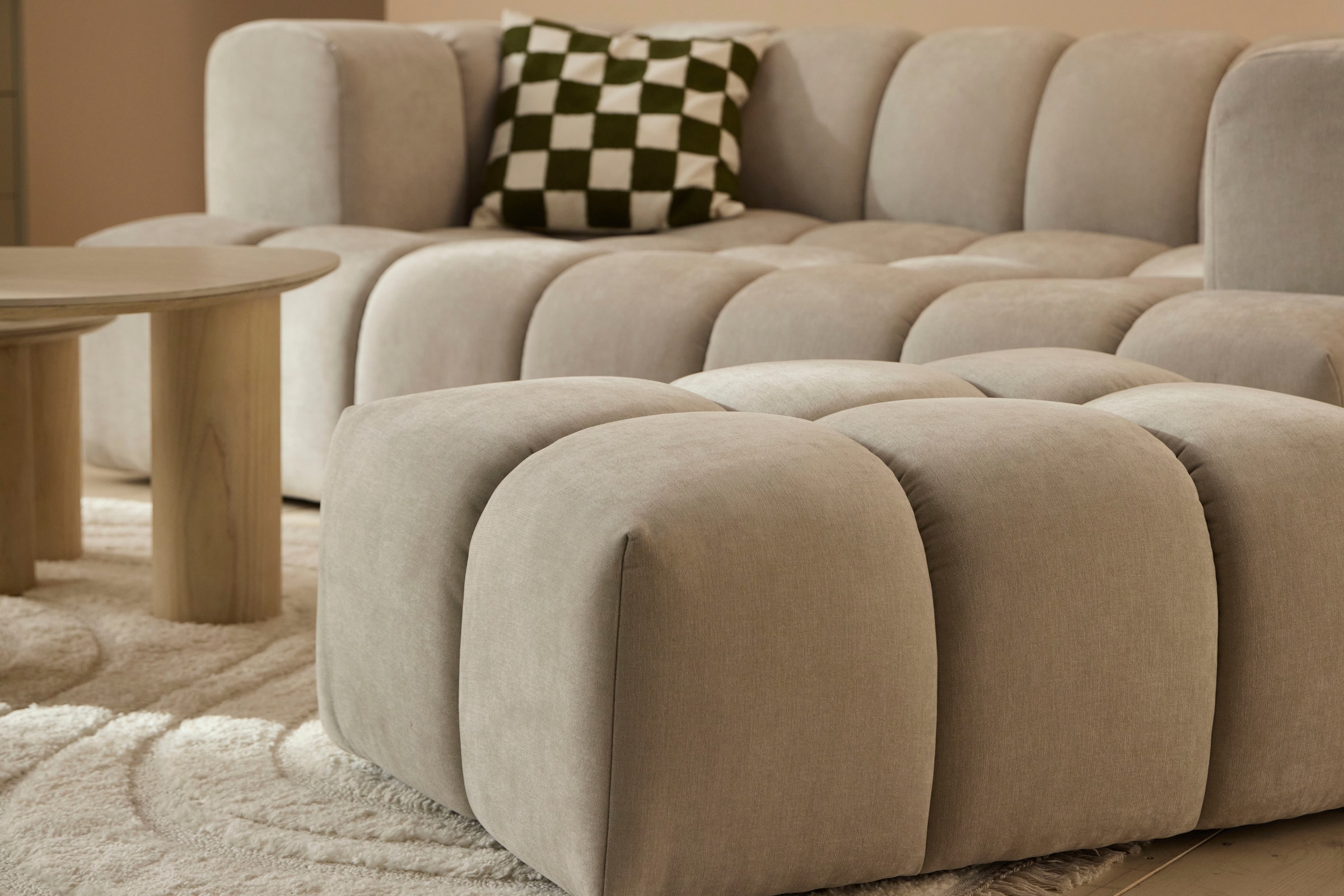 homsy by Ana Johnson Canapé Big »»L« BOUBELLE Design-Sofa mit Steppung, Bubble-Optik, Breite 246 cm« 4-Sitzer mit Wellenunterfederung, L Sitztiefe 63 cm