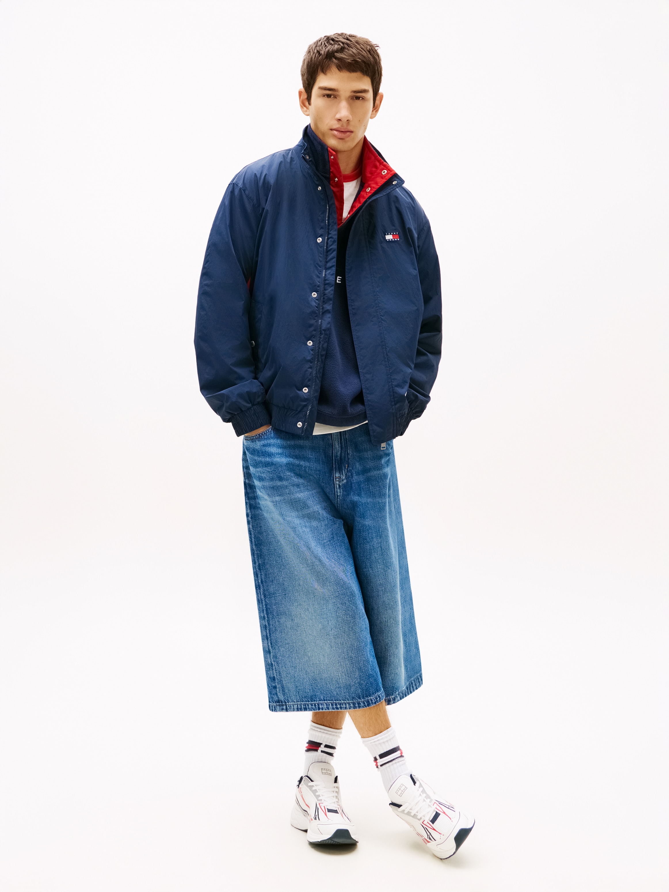 Tommy Jeans Coupe-vent »TJM HERITAGE FLAG« sans capuche coupe régulière avec col montant et imprimé de marque Tommy Flag au dos