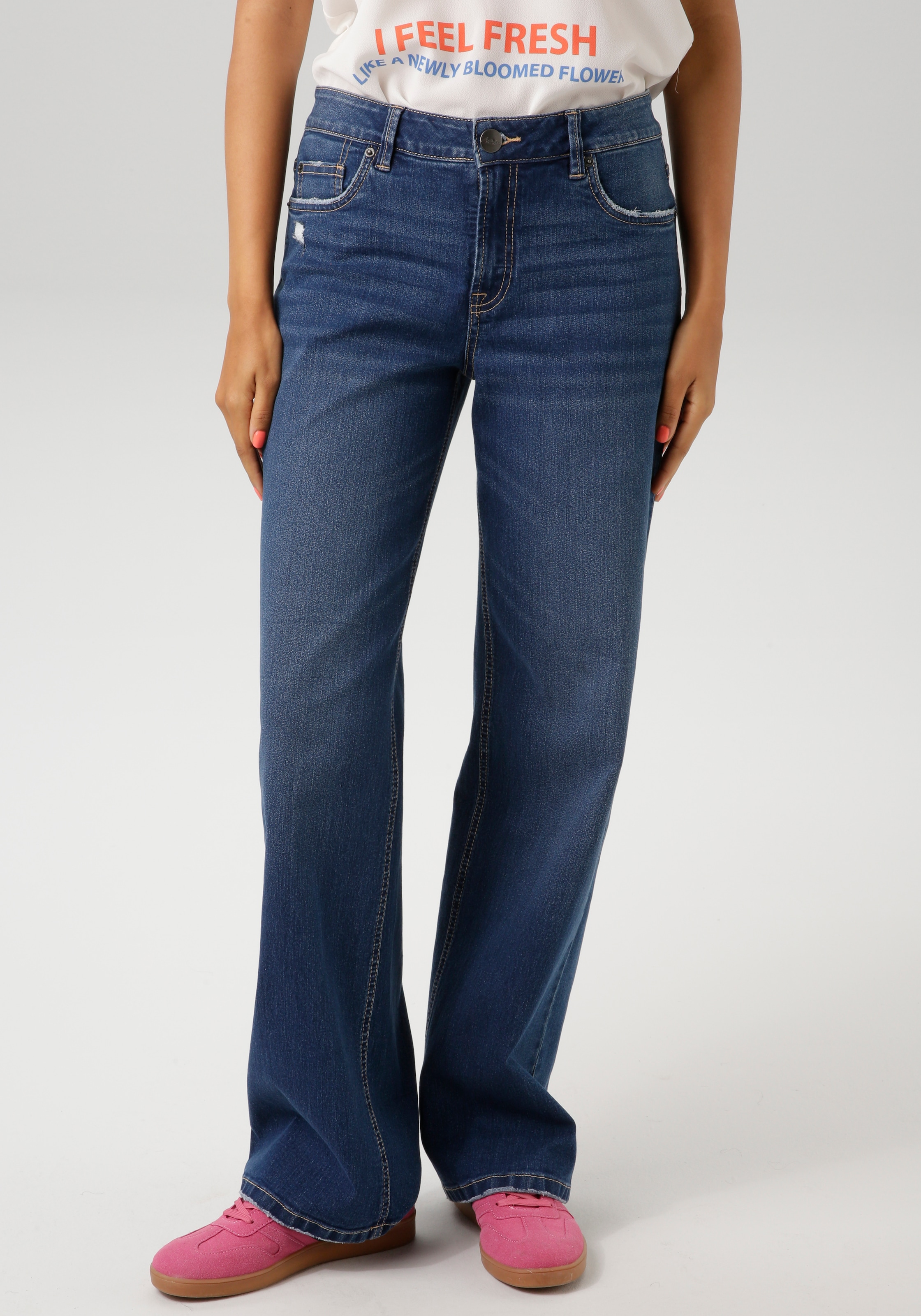Aniston CASUAL Straight-Jeans, mit trendig weitem Bein
