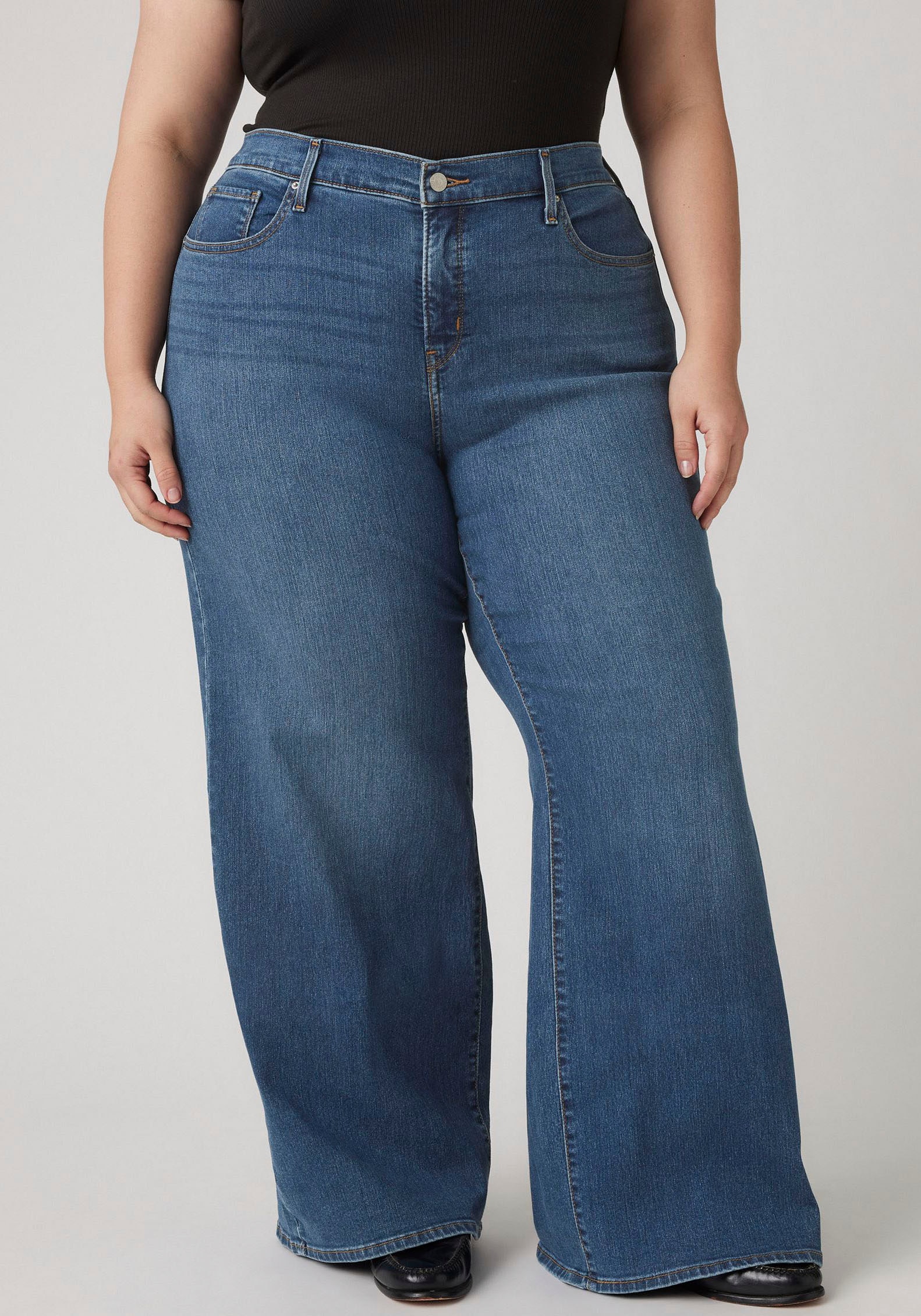 Levi's® Plus Weite Jeans »PL 318 SHAPING«, im Five-Pocket Style