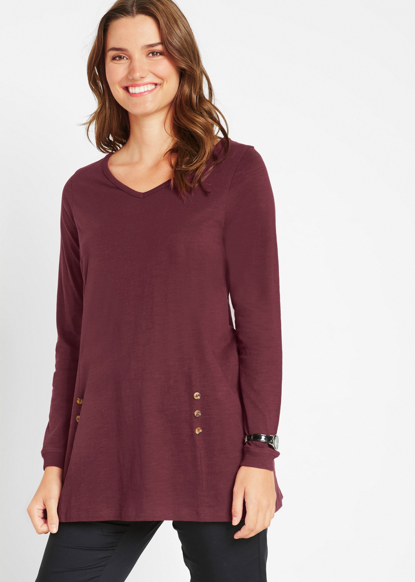 bonprix T-shirt long A-Linie, mit dekorativen Knöpfen, aus Baumwolle, Casual Stil