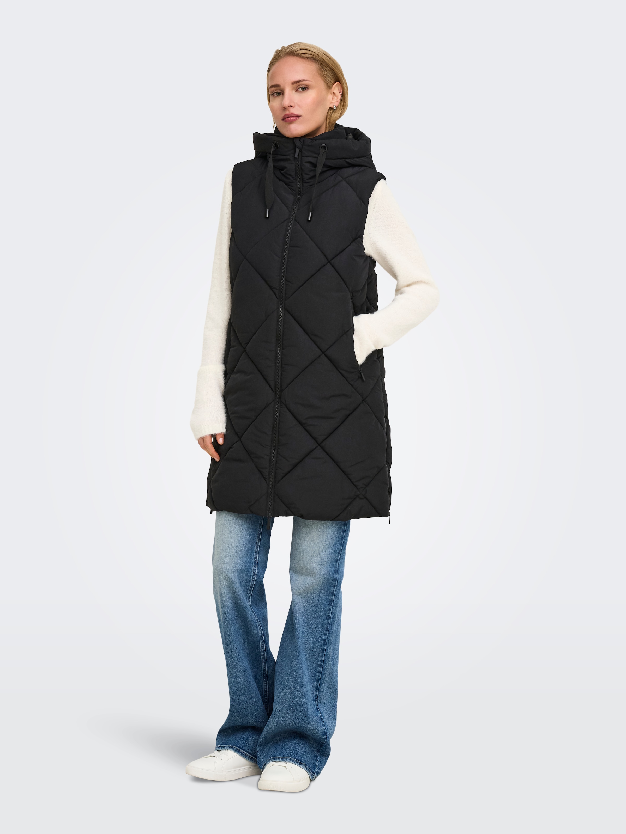 ONLY Gilet matelassé »ONLMAGGI HOOD WAISTCOAT CC OTW« fibre synthétique