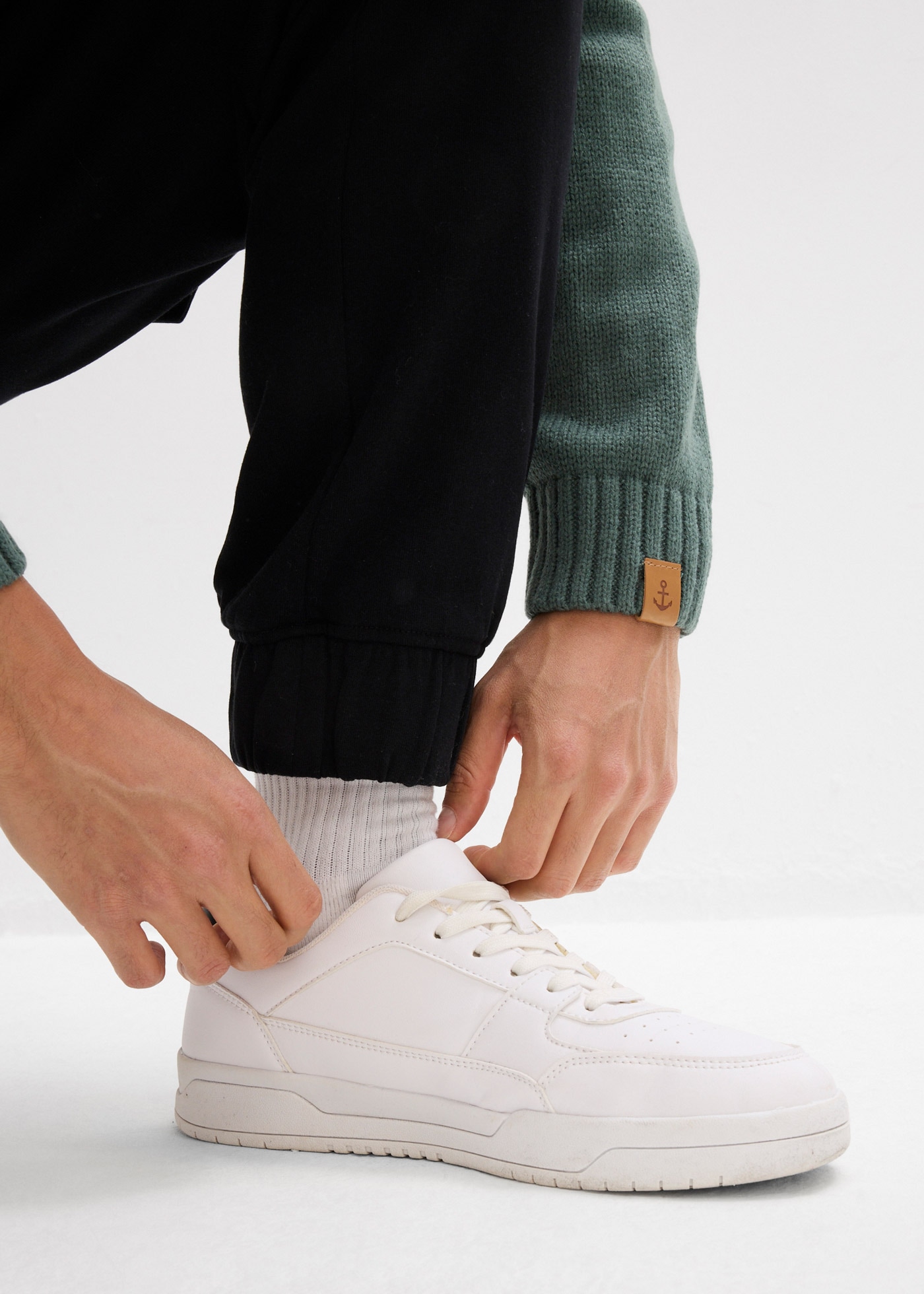 bonprix Pantalon de jogging  aus reiner Baumwolle, weich angerautes Innenmaterial, Loose Fit