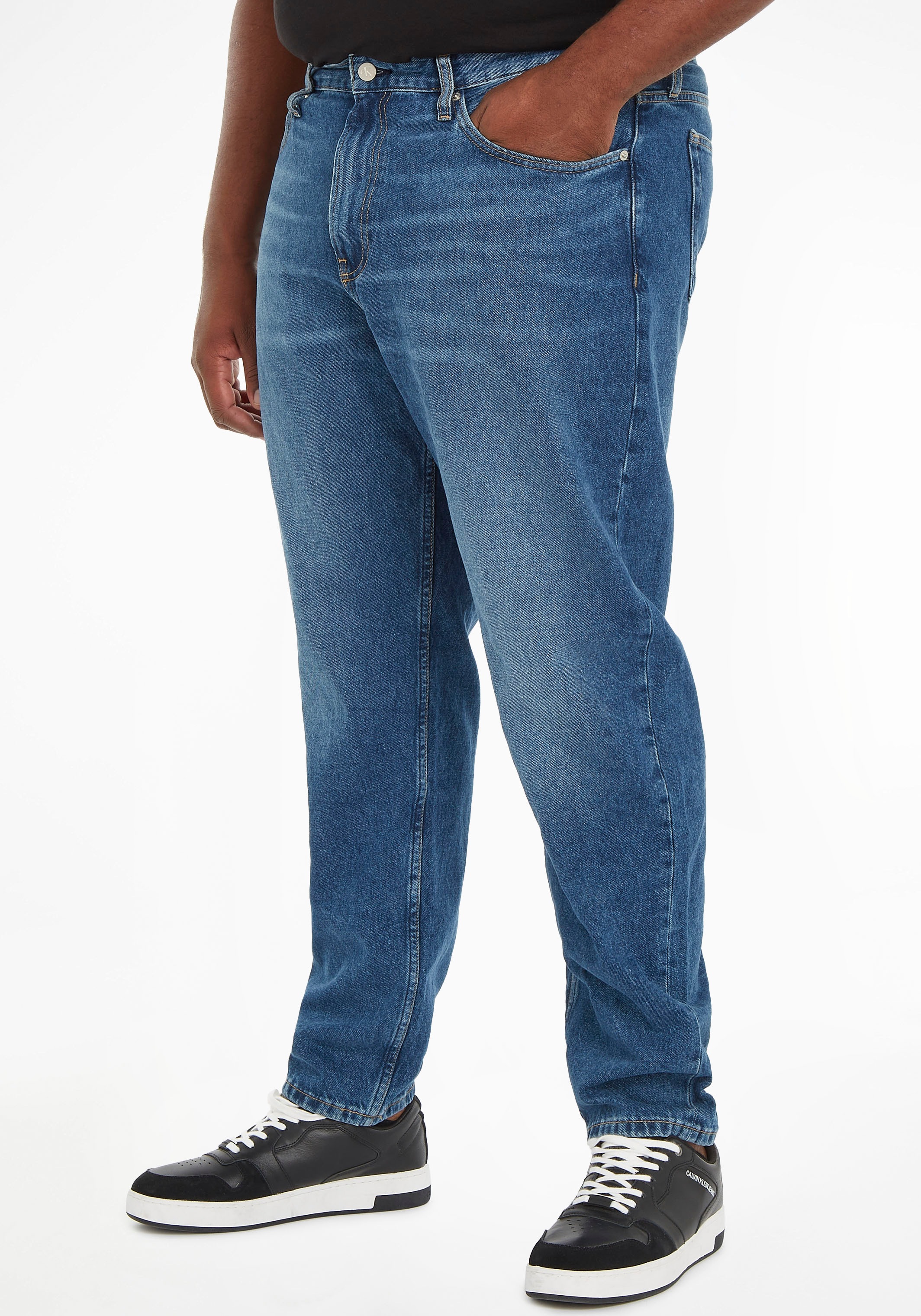 Calvin Klein Jeans Tapered-fit-Jeans »REGULAR TAPER«, mit Calvin Klein Leder-Badge kaufen
