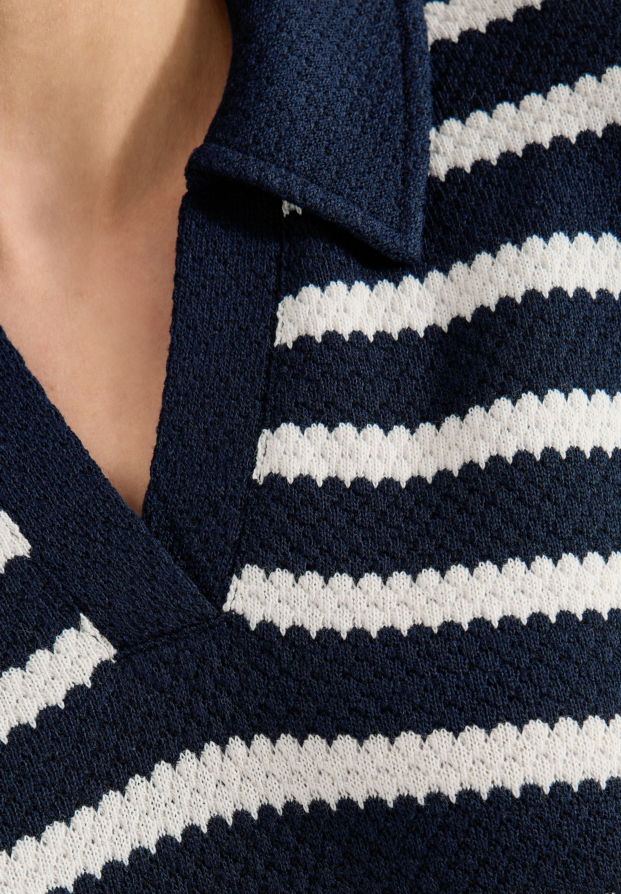 Cecil Robe en tricot en tricot ajouré, longueur genou