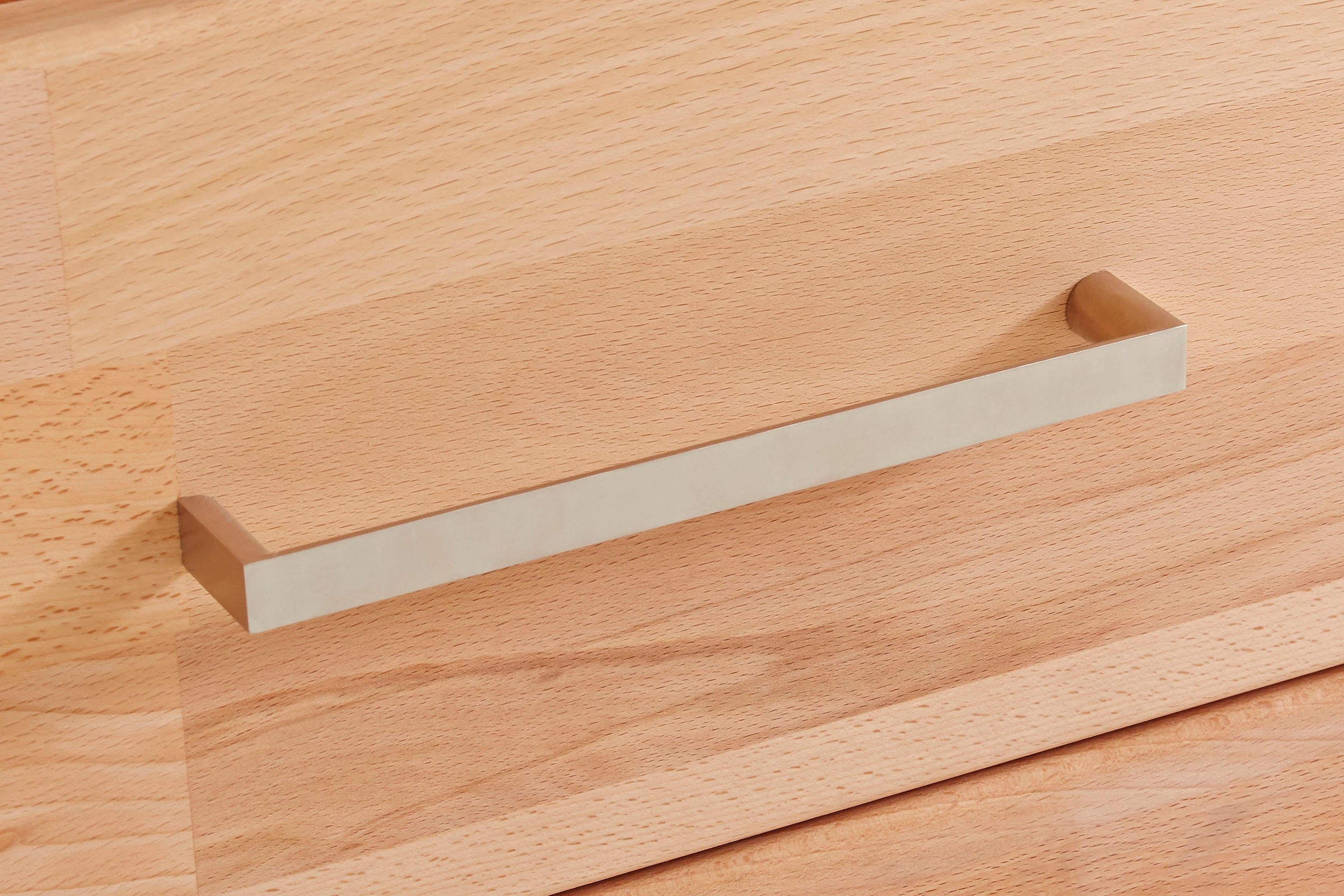 Home affaire Lowboard »Ribe,140cm breit,38cm hoch mit 2 Klappen,Oberplatte aus Massivholz«, Holz massiv, Holzwerkstoff, Metall Griffe,2 Klappen