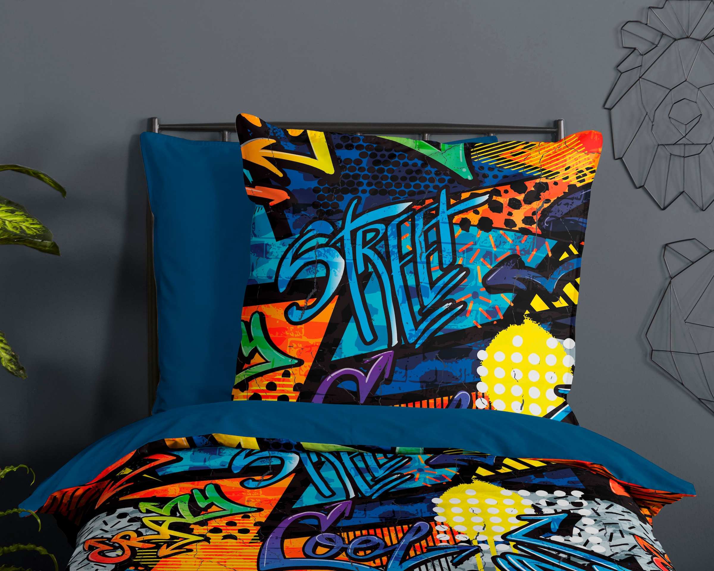 PURE luxury collection Kinderbettwäsche »Jeff«, Mikrofaser, 135x200, Reissverschluss, Wendeoptik, Junge, Kind, Graffiti