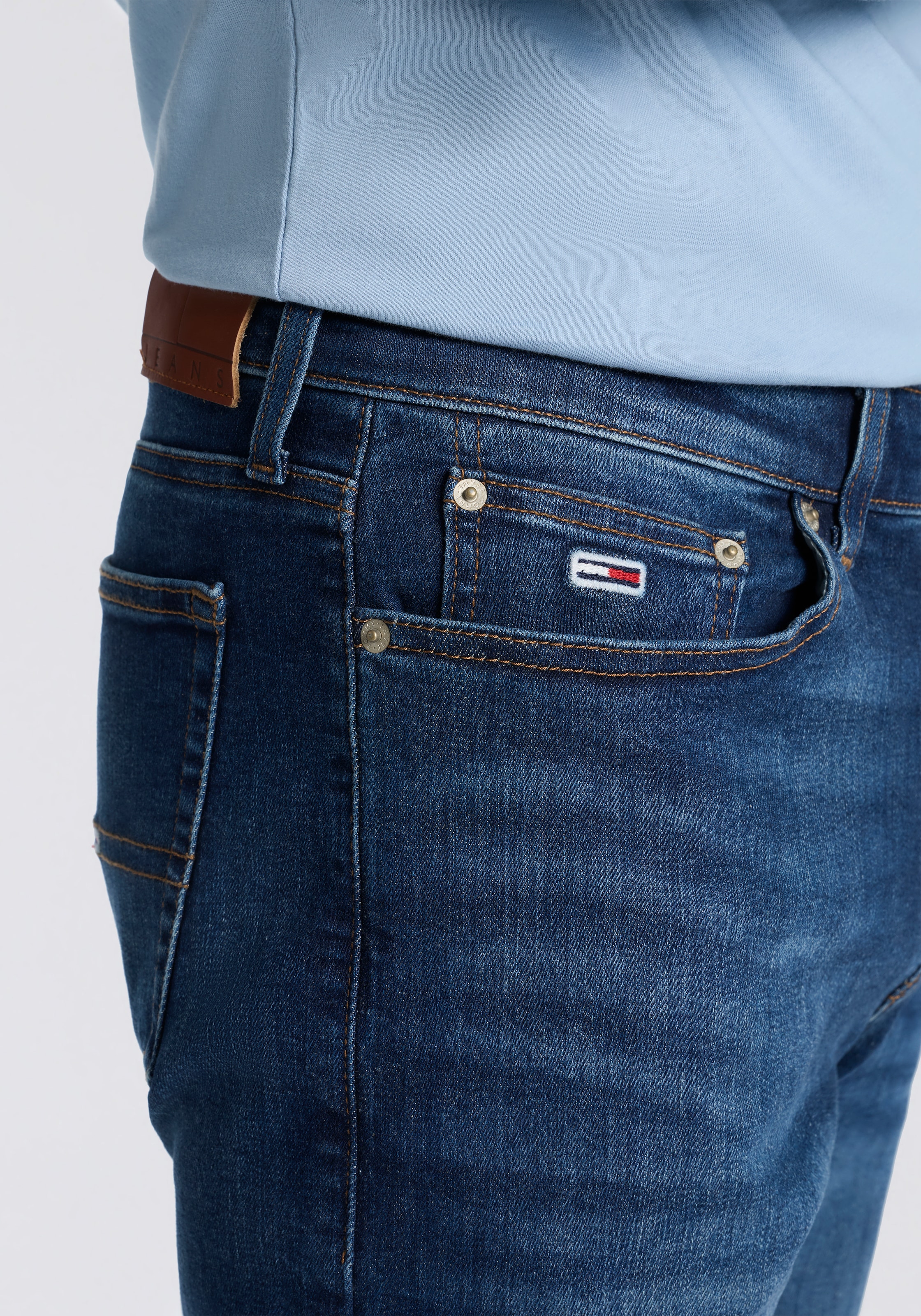 Tommy Jeans Jeans slim »Austin Slim Tapered« zum Knöchel hin schmaler werdende Jeans mit mittlerer Leibhöhe