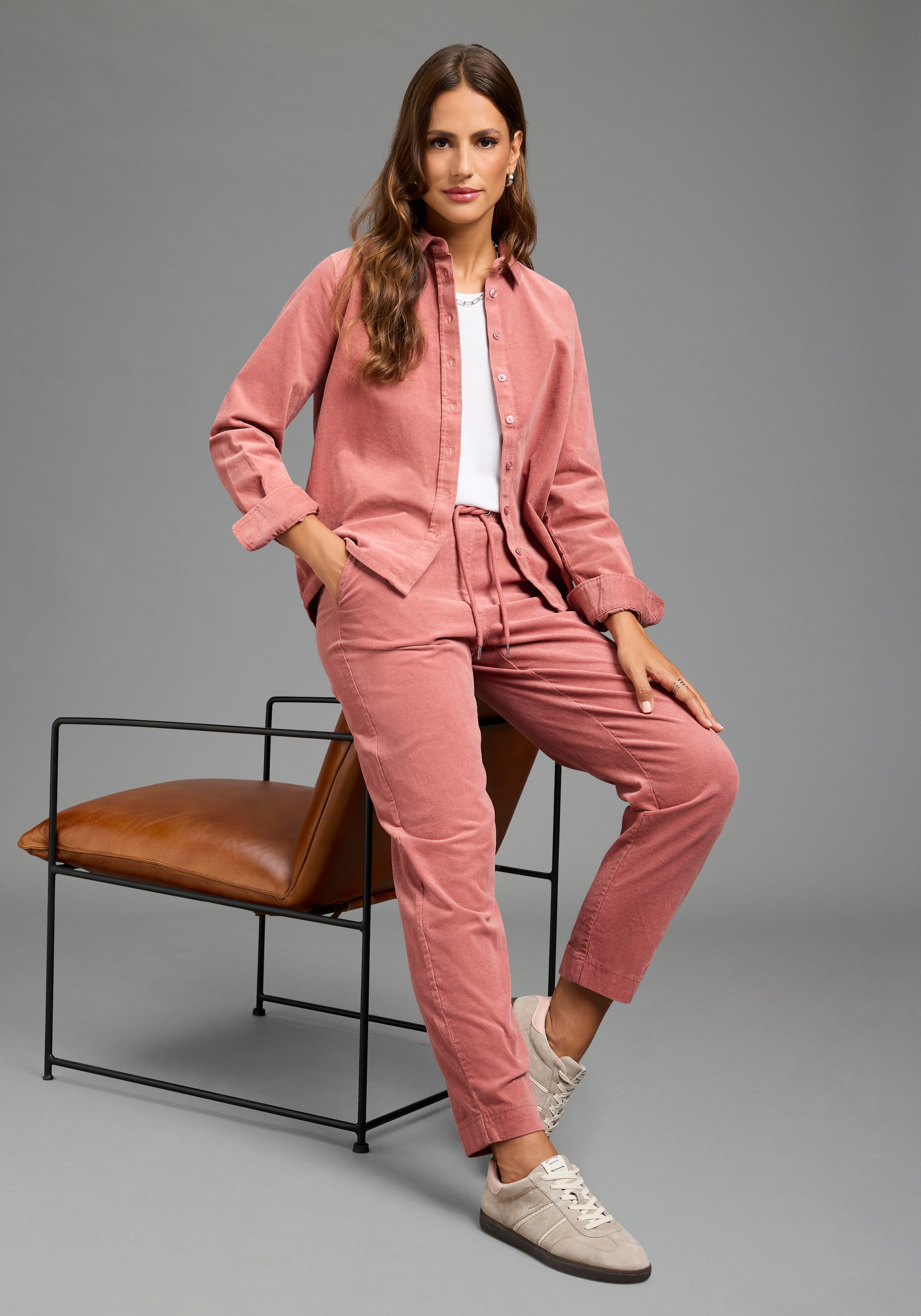Laura Scott Pantalon en velours côtelé  coupe droite, longueur cheville, aspect uni