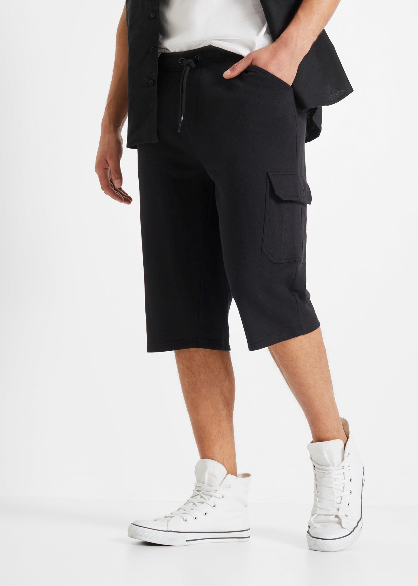 Image of bonprix Sweatbermudas aus Baumwolle, mit zahlreichen Taschen, regular fit, casual Stil