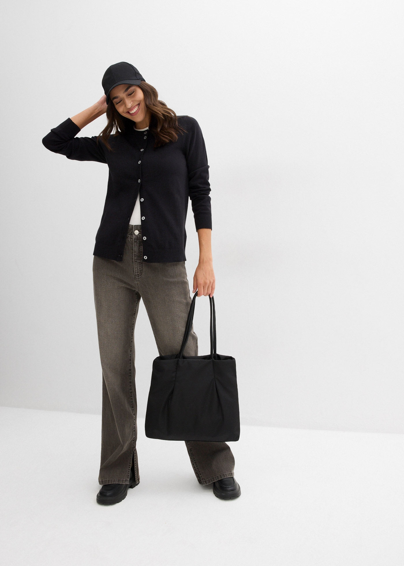 bonprix Veste en tricot lockere Passform, hoher Baumwollanteil, mit Knopfleiste