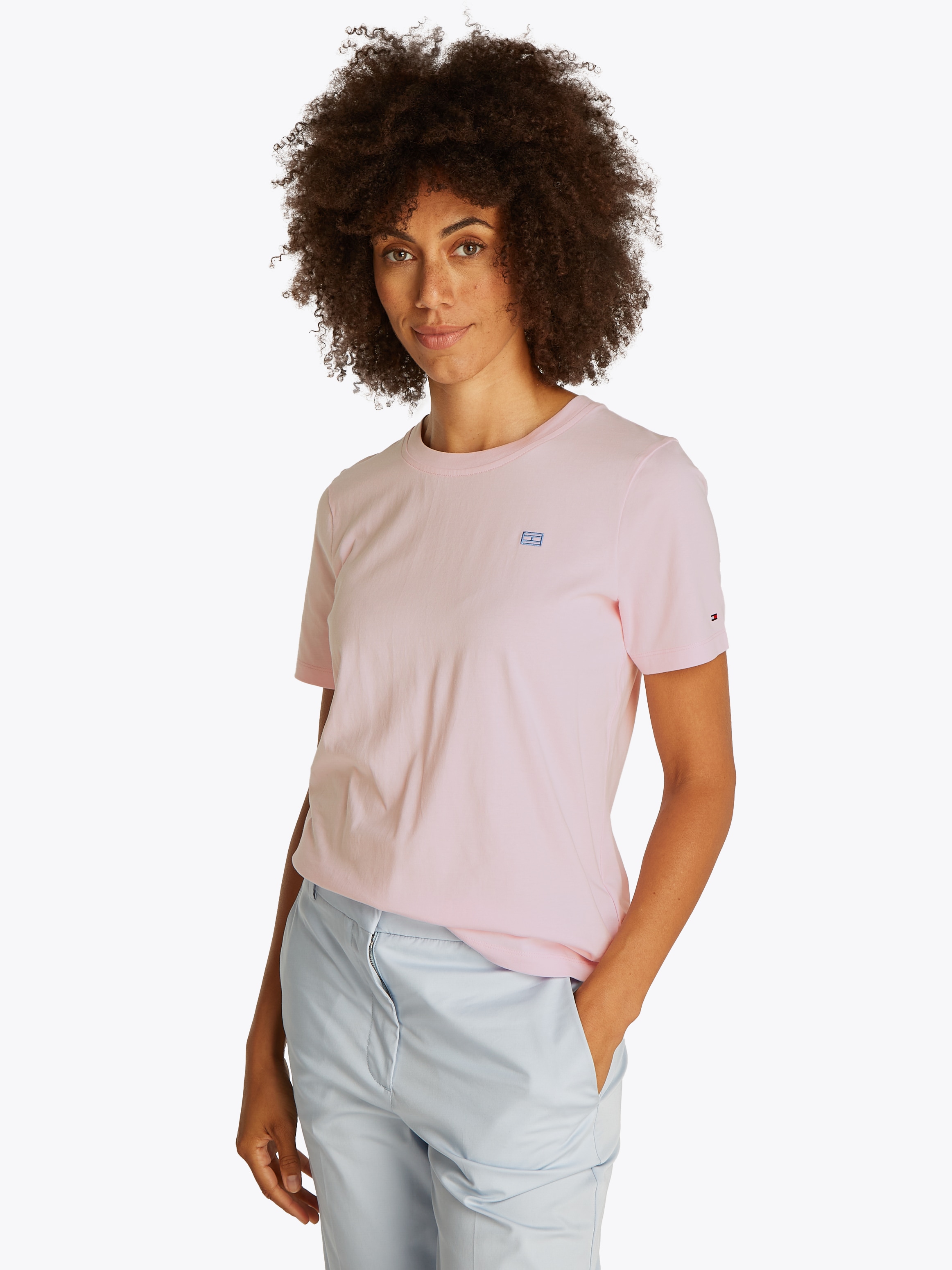Tommy Hilfiger T-Shirt »REG CONTRAST FLAG SS TEE«, mit Logostickerei