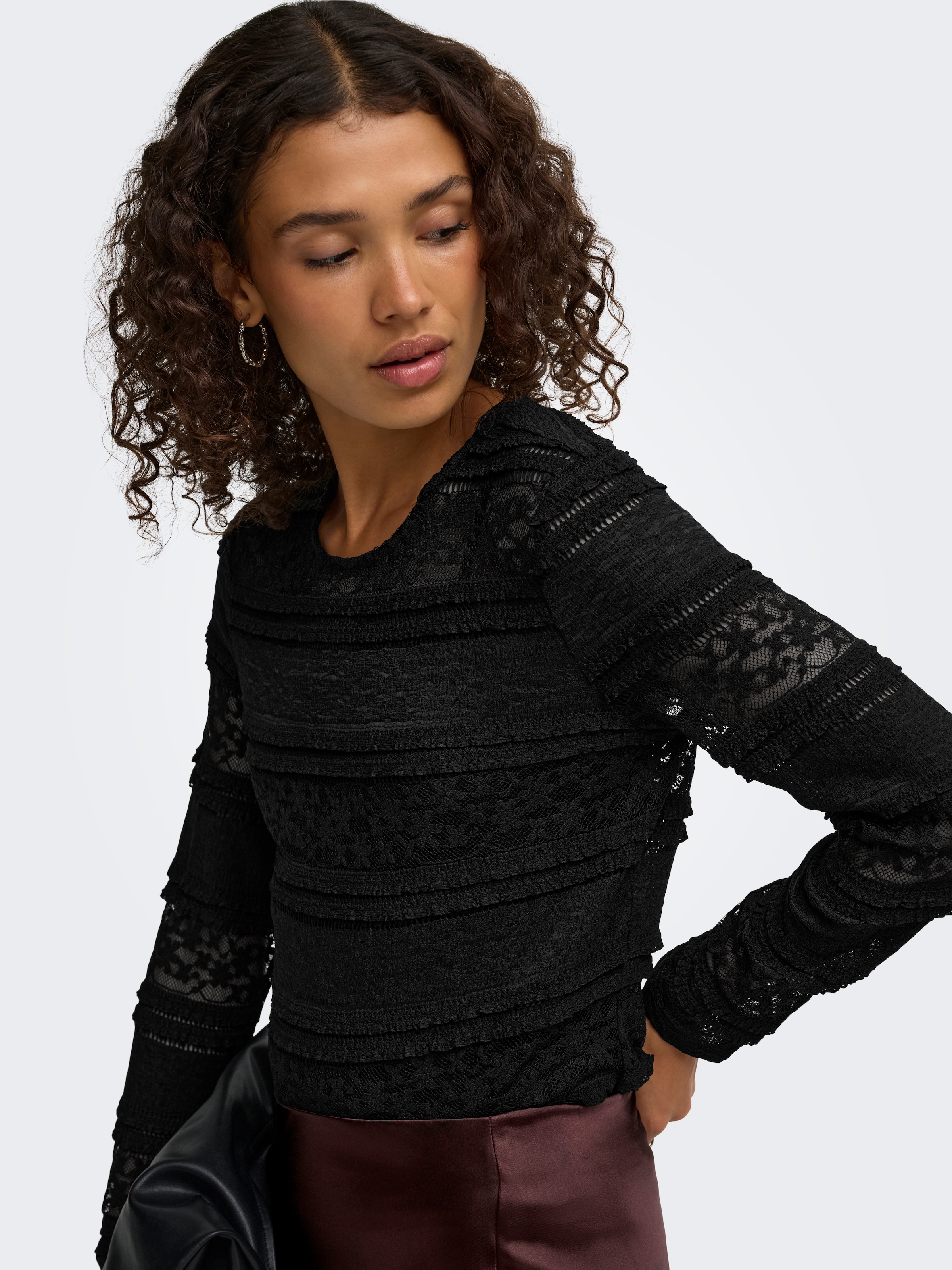 Image of JDY Longsleeve "JDYSARAH L/S LACE TOP JRS NOOS" Kunstfaser, normal geschnitten