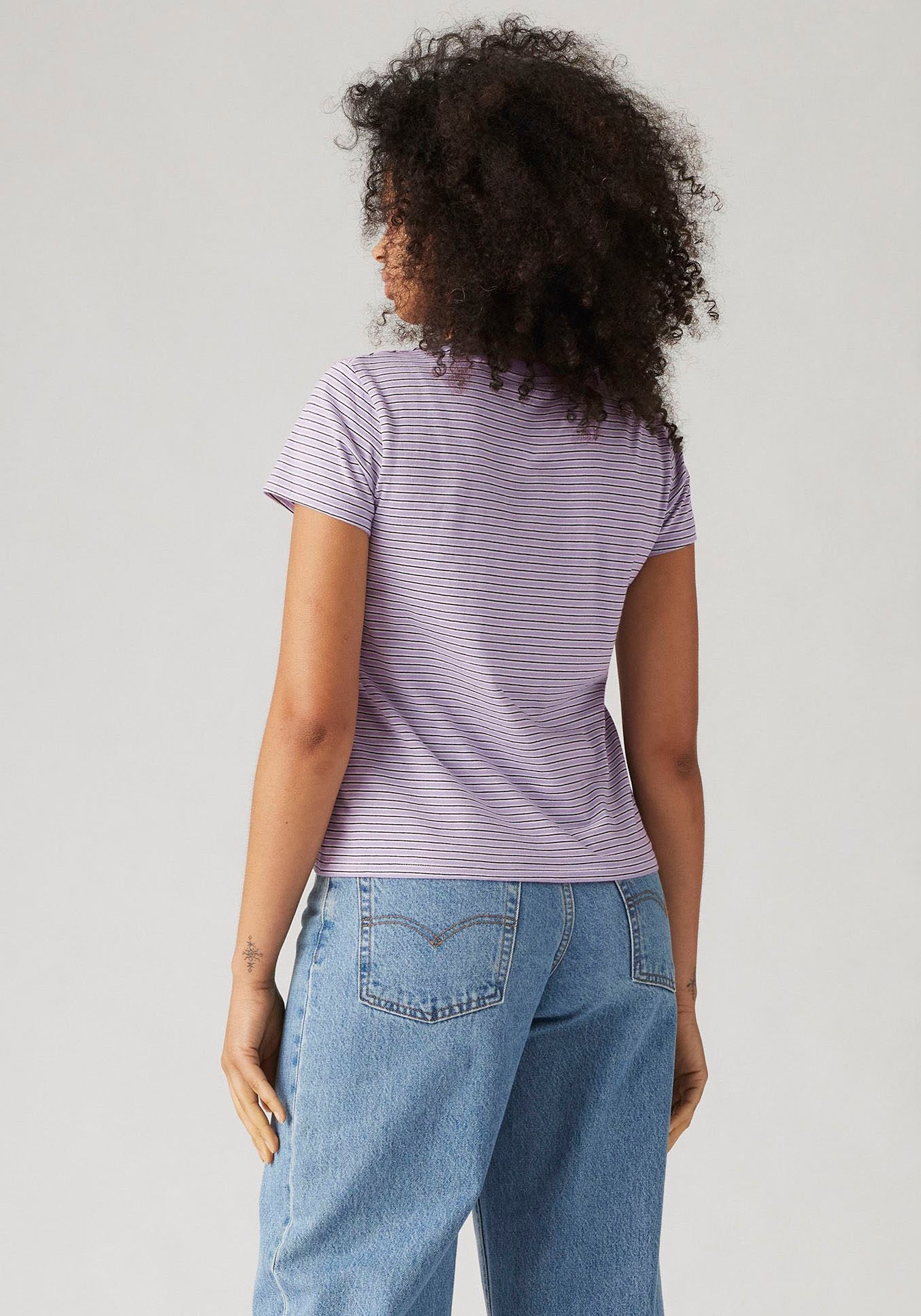 Levi's® T-Shirt »The perfect Tee«, mit kleiner Logo-Stickerei