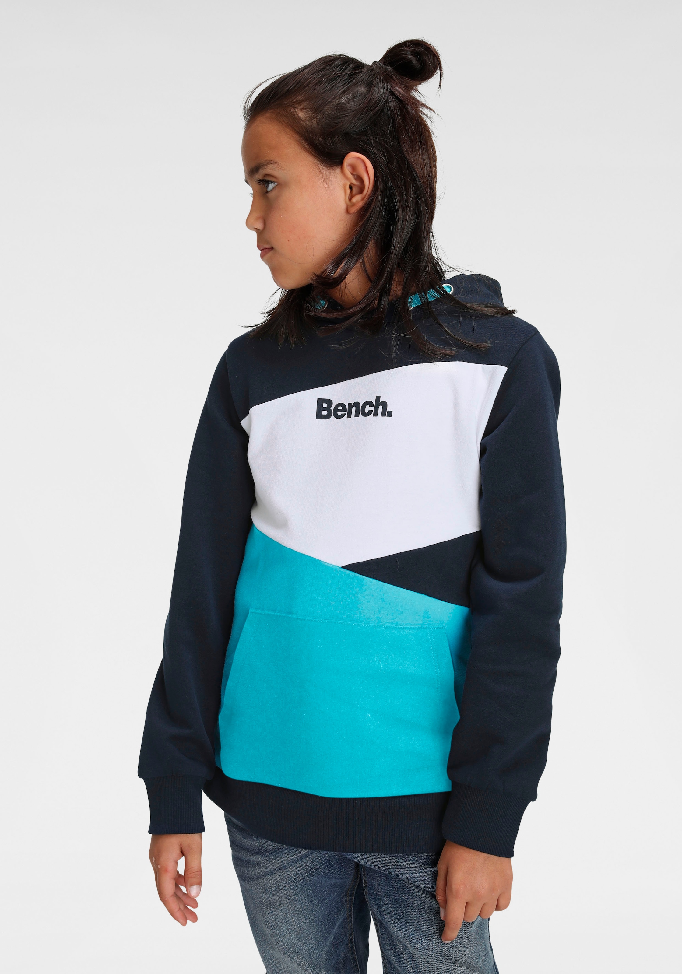 Bench. Kapuzensweatshirt »mit asymmetrischer Farbaufteilung«, versandkostenfrei Farbaufteilung mit auf asymmetrischer