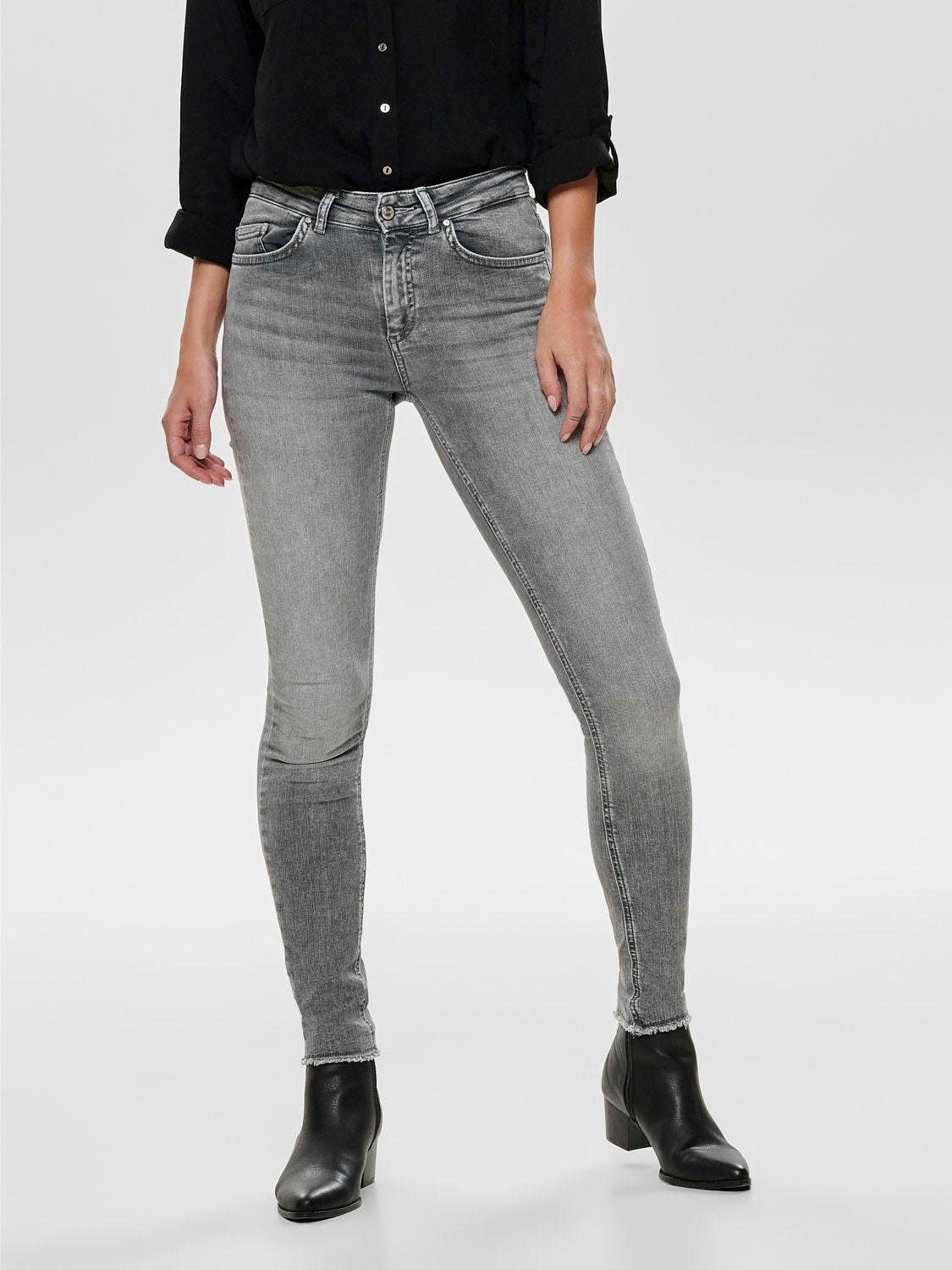 ONLY Skinny-fit-Jeans »BLUSH«, mit ausgefranstem Saum