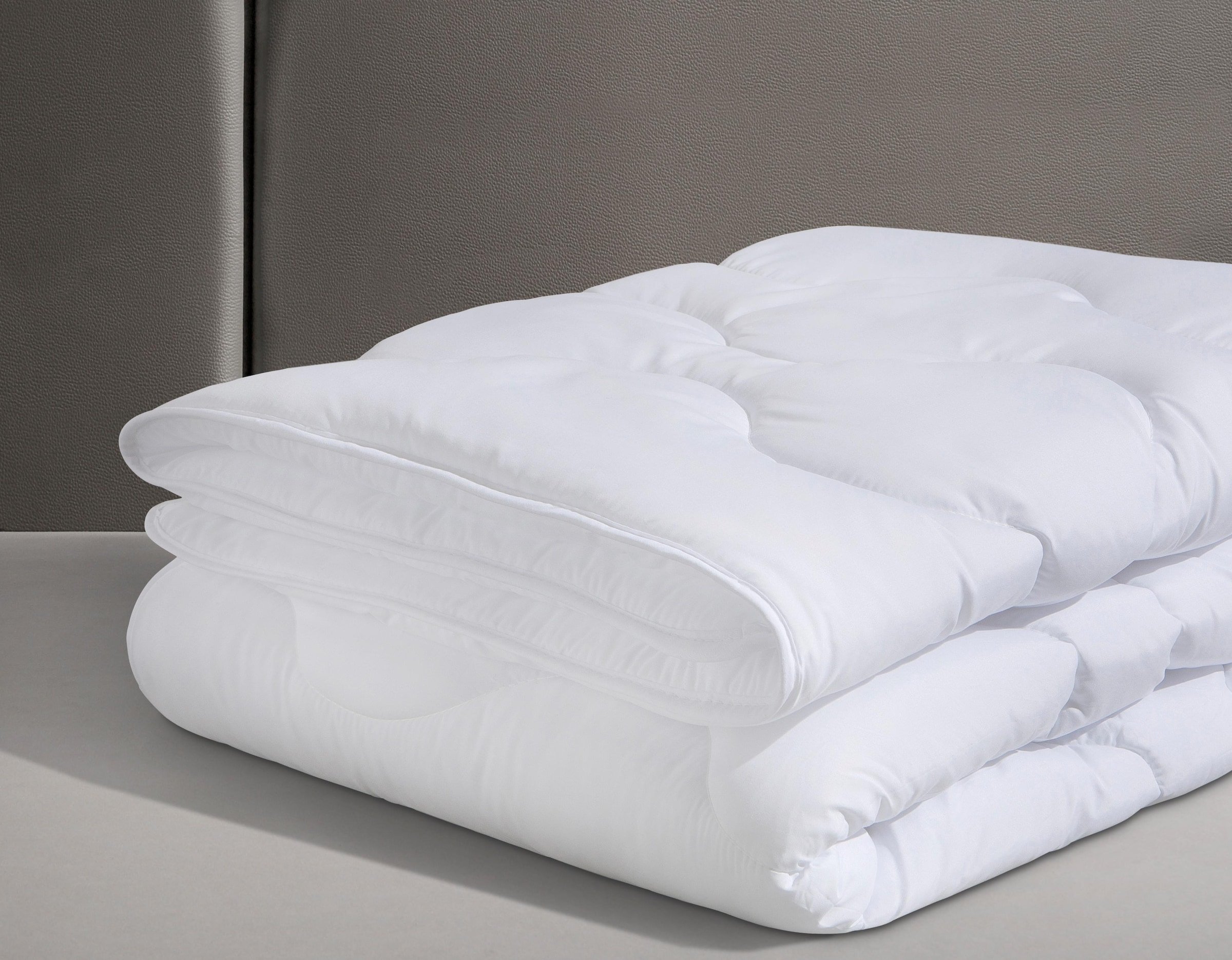 Image of Jekatex Kunstfaserbettdecke "Hohenstein Bettdecke, 135x200 oder 155x220 cm, für Sommer oder Winter" normal Füllung Polyester 1 Stk. tlg. mit antibakterielle Wirkung durch Aegis-Technologie