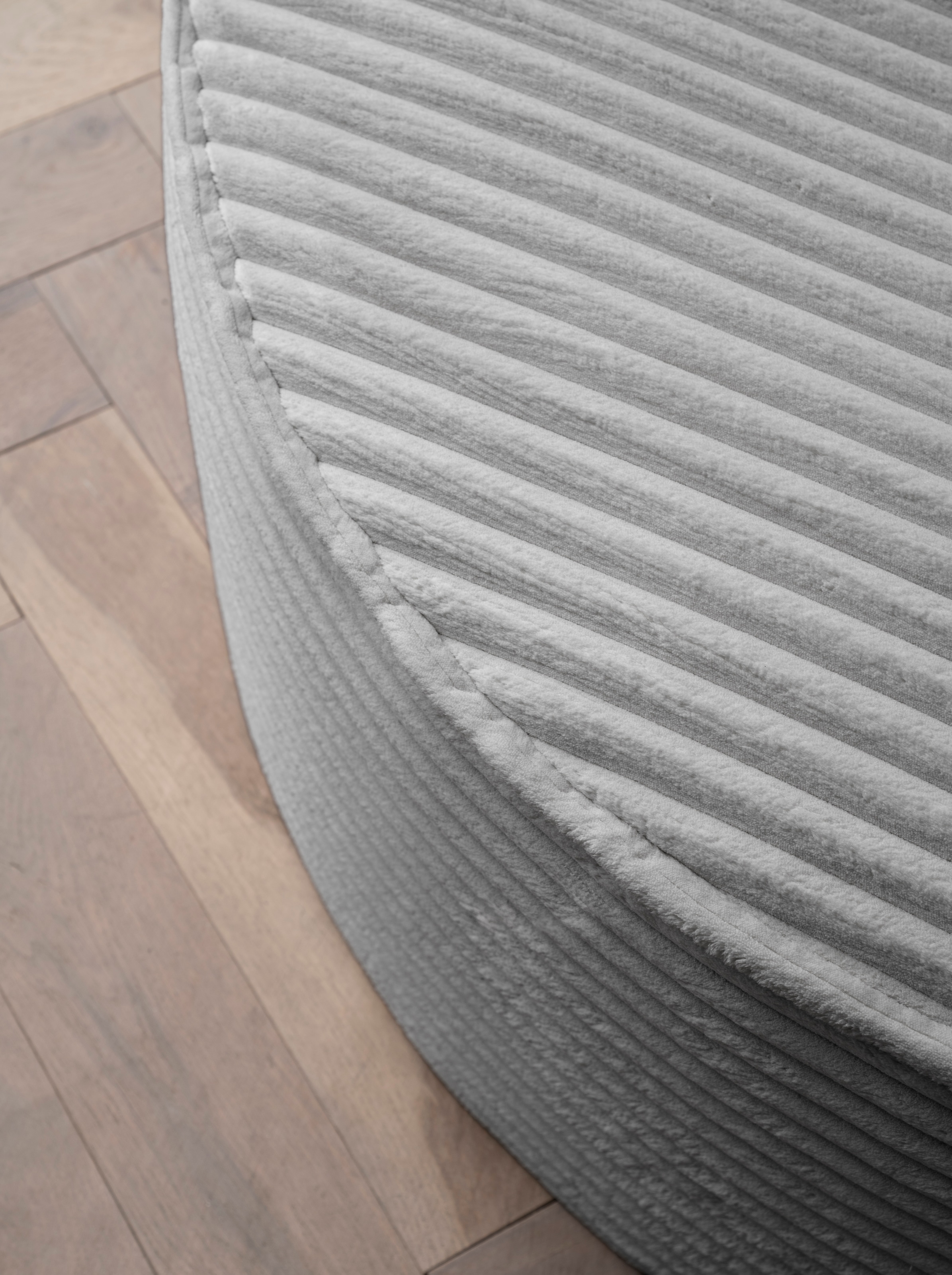 LeGer Home by Lena Gercke XXL-Sessel »ISALIE, Rundsessel mit Hocker, Lesesessel, Loveseat, Big-Sessel«, (Set), trendige Stoffe, 3 Zierkissen, grosse Sitzfläche, Cord, Samt, Bouclé
