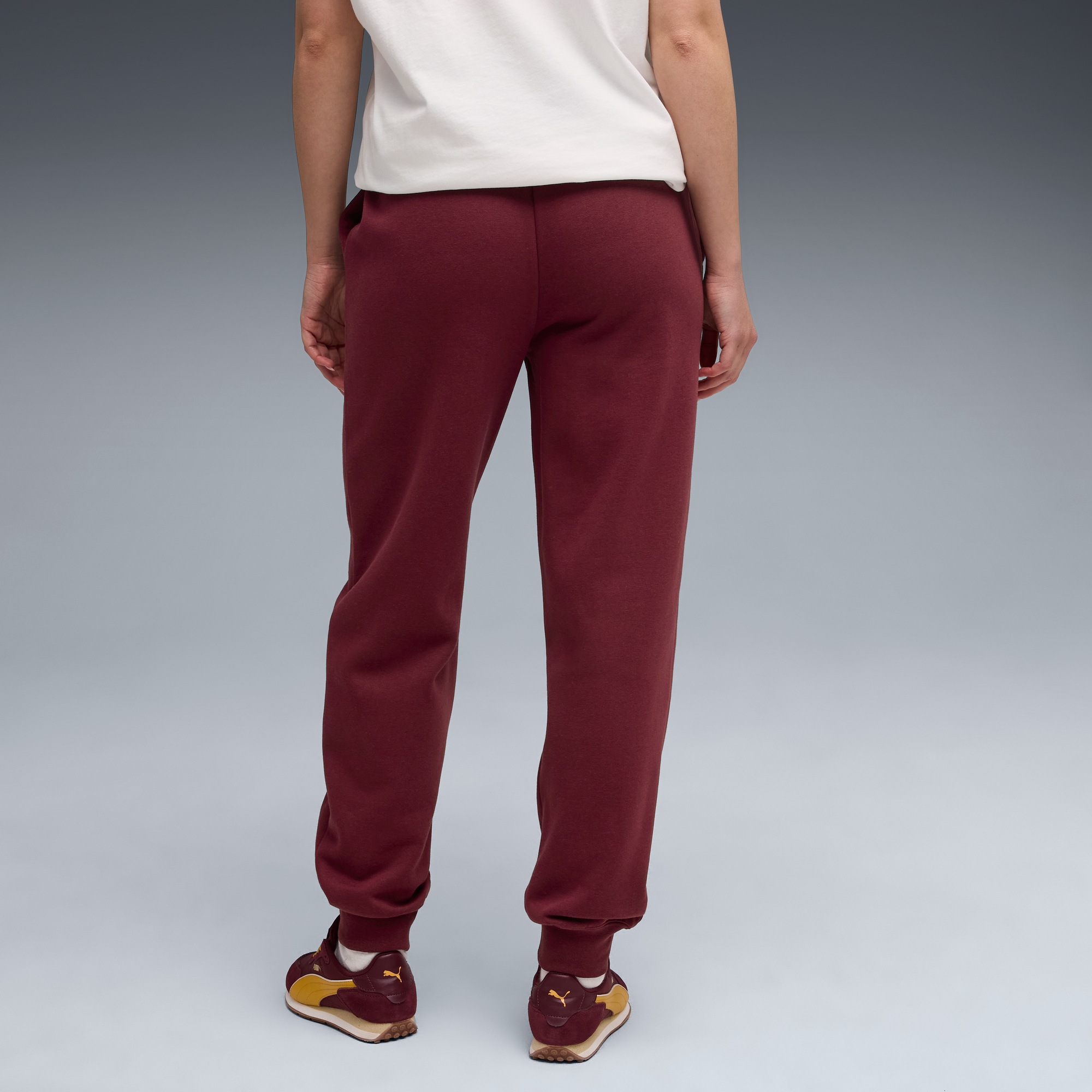 PUMA Trainingshose »ESS SMALL NO. 1 LOGO COMFORT SWEATPANTS CL FL (S)«
