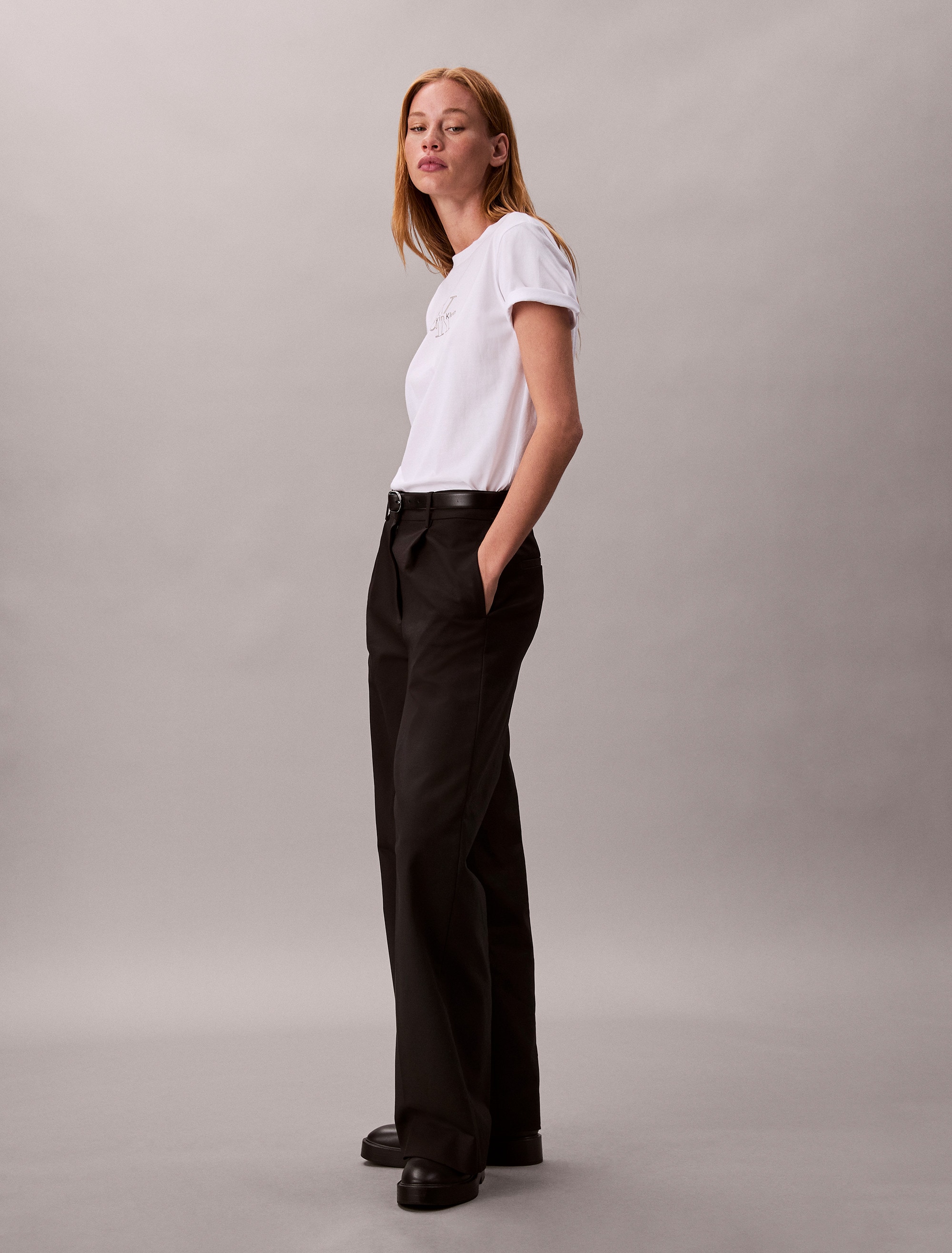 Calvin Klein Jeans T-Shirt »SS CLASSIC FOIL MONOLOGO TEE«, Mit Rundhalsausschnitt, regular fit
