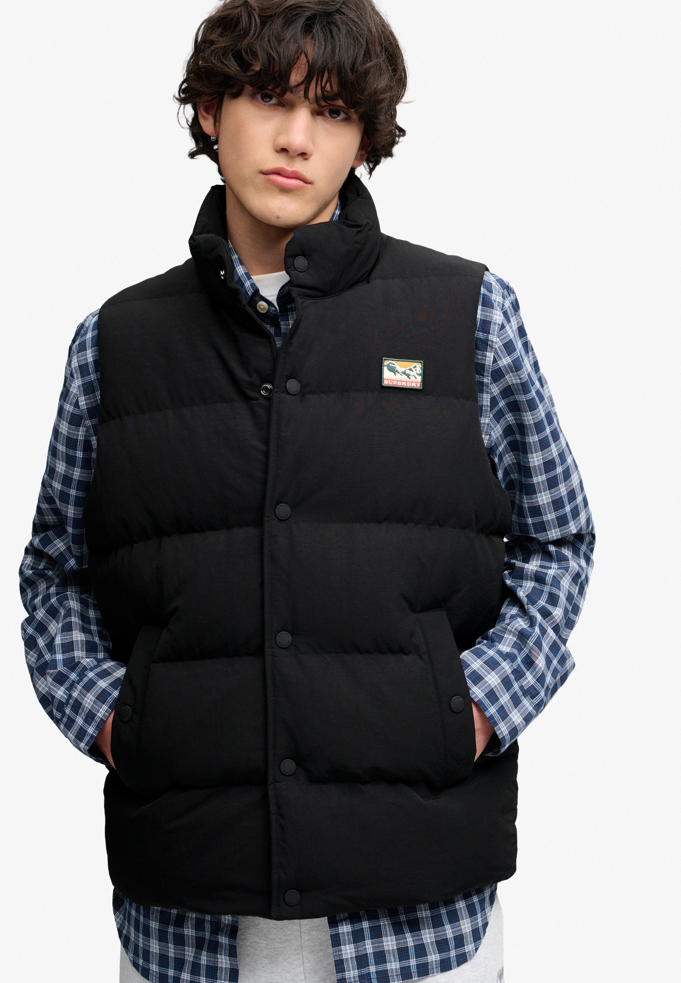 Image of Superdry Steppweste "NON HOOD SHORT EVEREST GILET" mit Obermaterial aus Nylon, Regular Fit, in normaler Länge