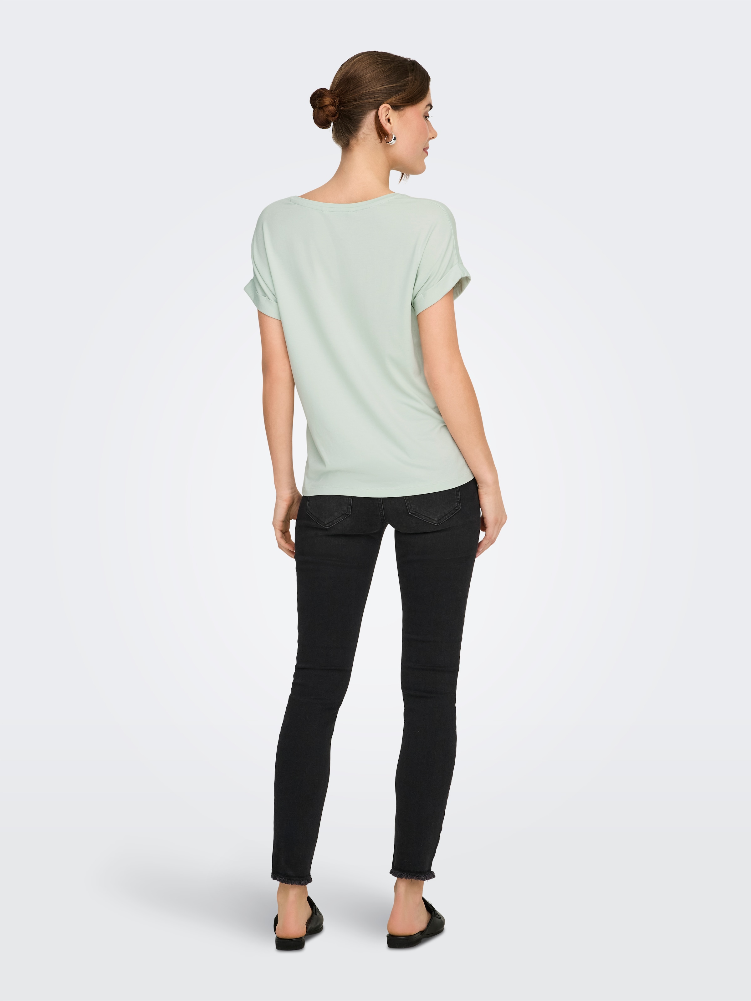 ONLY »ONLMOSTER – T-Shirt mit melierter Optik und elastischem Material« meliert, casual, lässig geschnitten, Viskosemischung, Rundhals