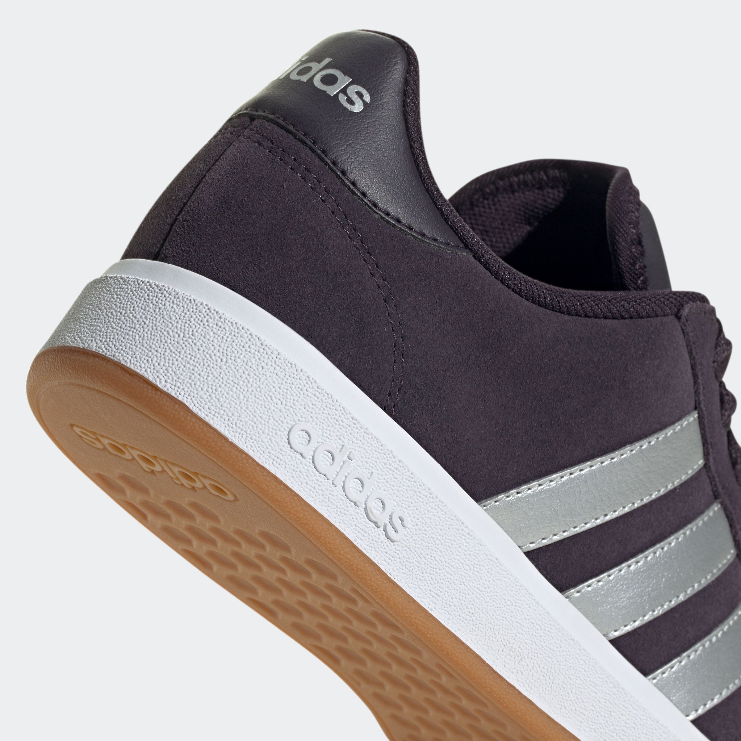 adidas Sportswear Sneaker »GRAND COURT BASE 00S«, Design auf den Spuren des adidas Campus 00