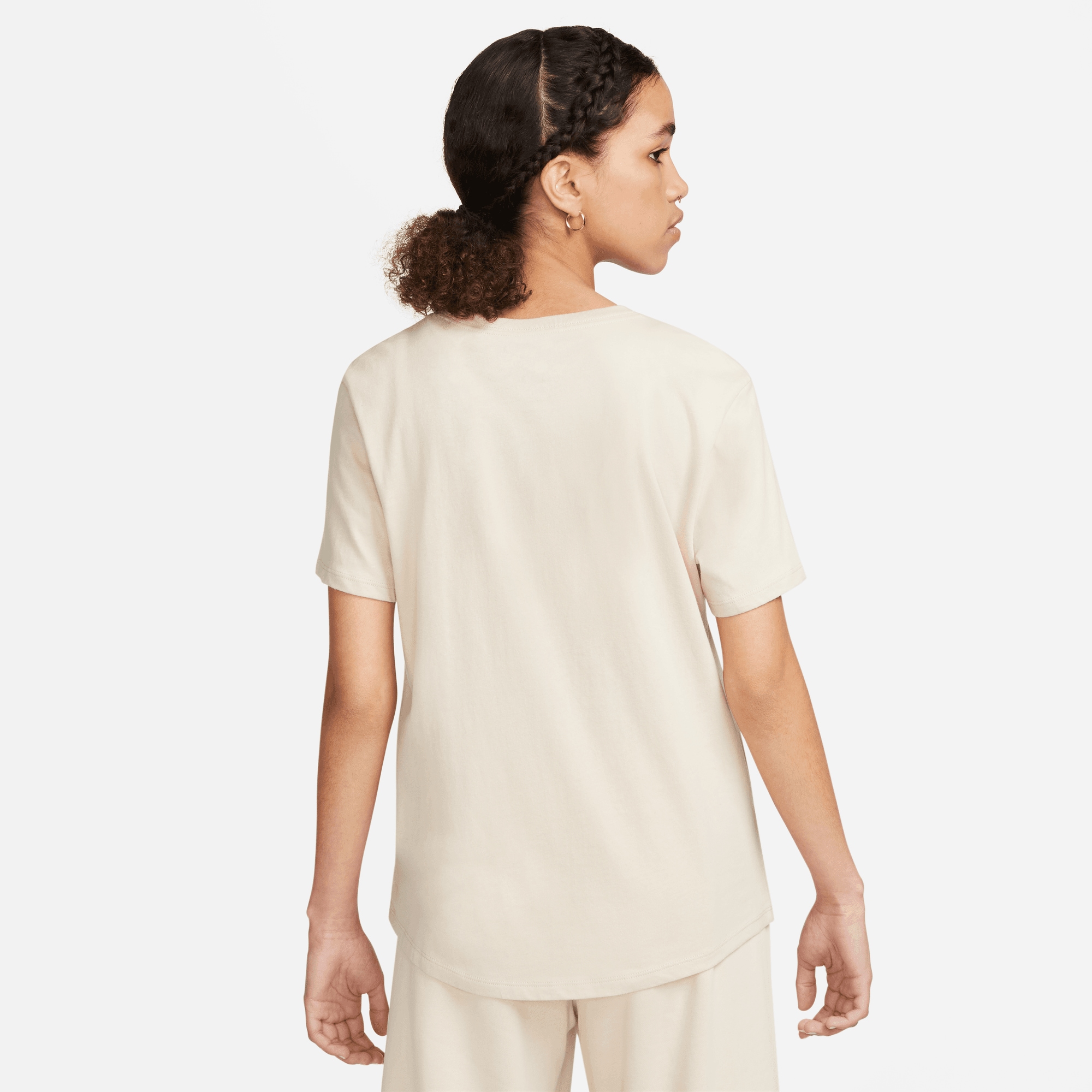 ♕ Nike Sportswear T-Shirt »CLUB ESSENTIALS WOMEN'S T-SHIRT«  versandkostenfrei bestellen