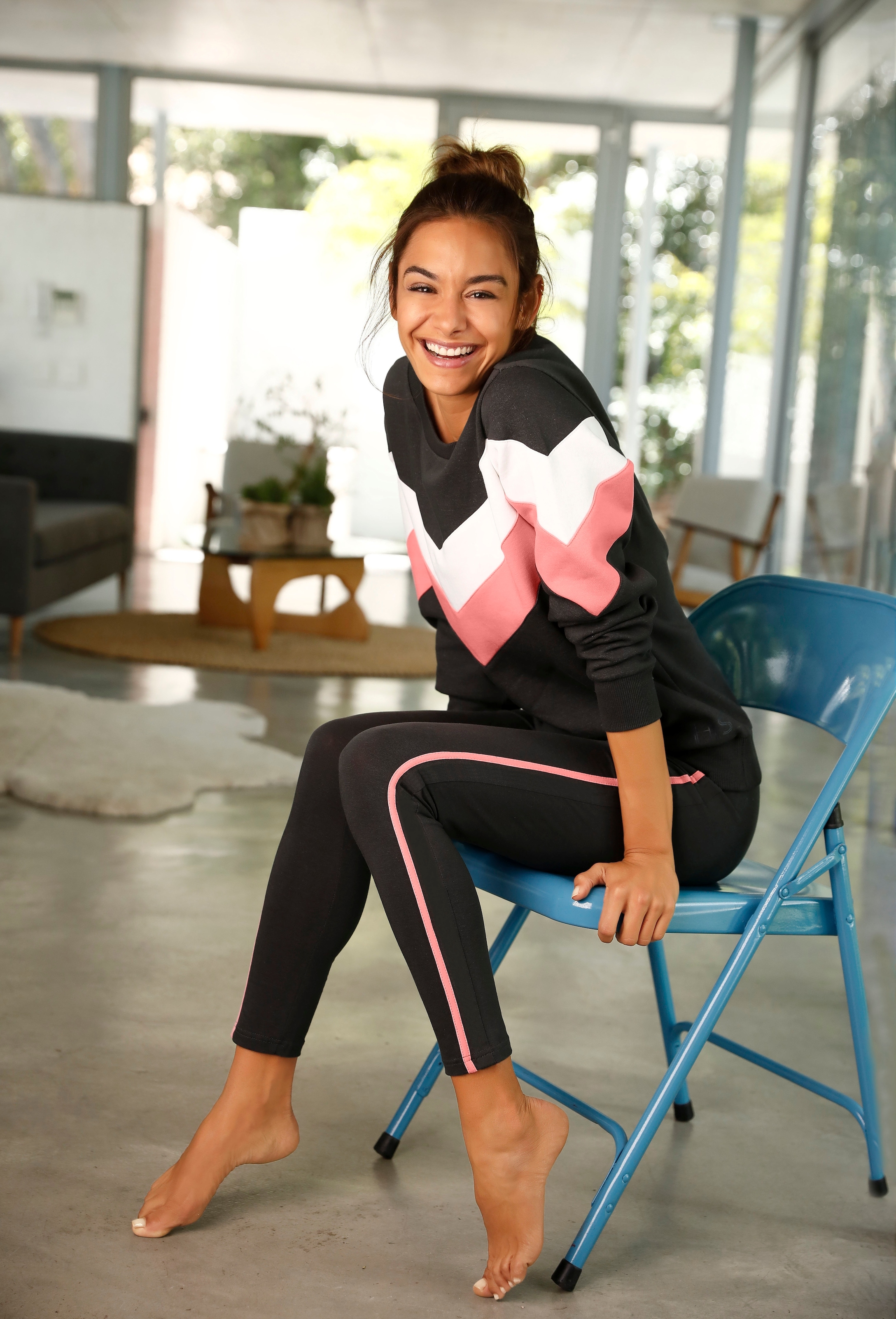 H.I.S Sweat-shirt , en design colorblock, vêtements d'intérieur
