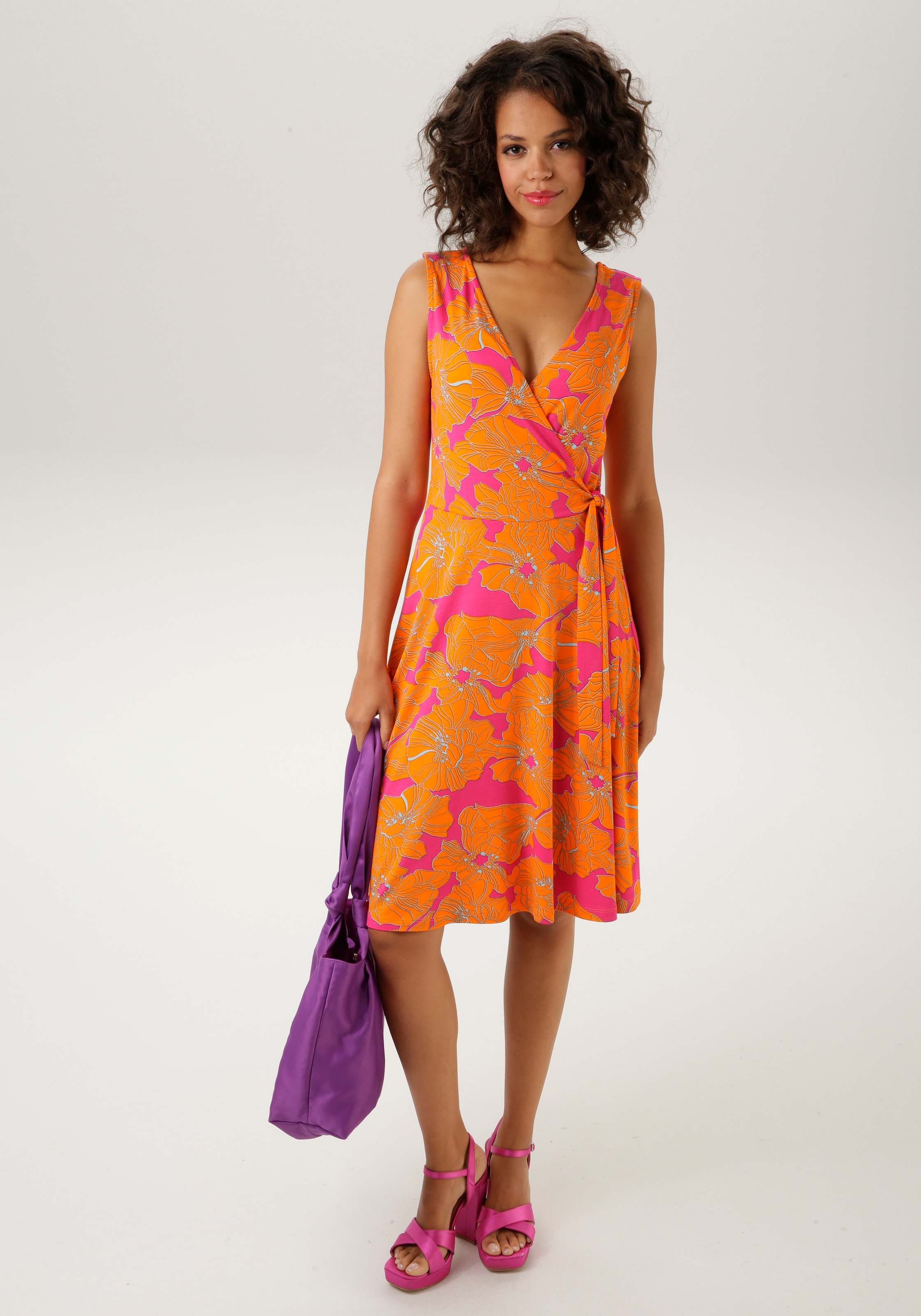 Aniston CASUAL Sommerkleid, mit farbintensivem, grossflächigem Blumendruck im Sale-Aniston CASUAL 1