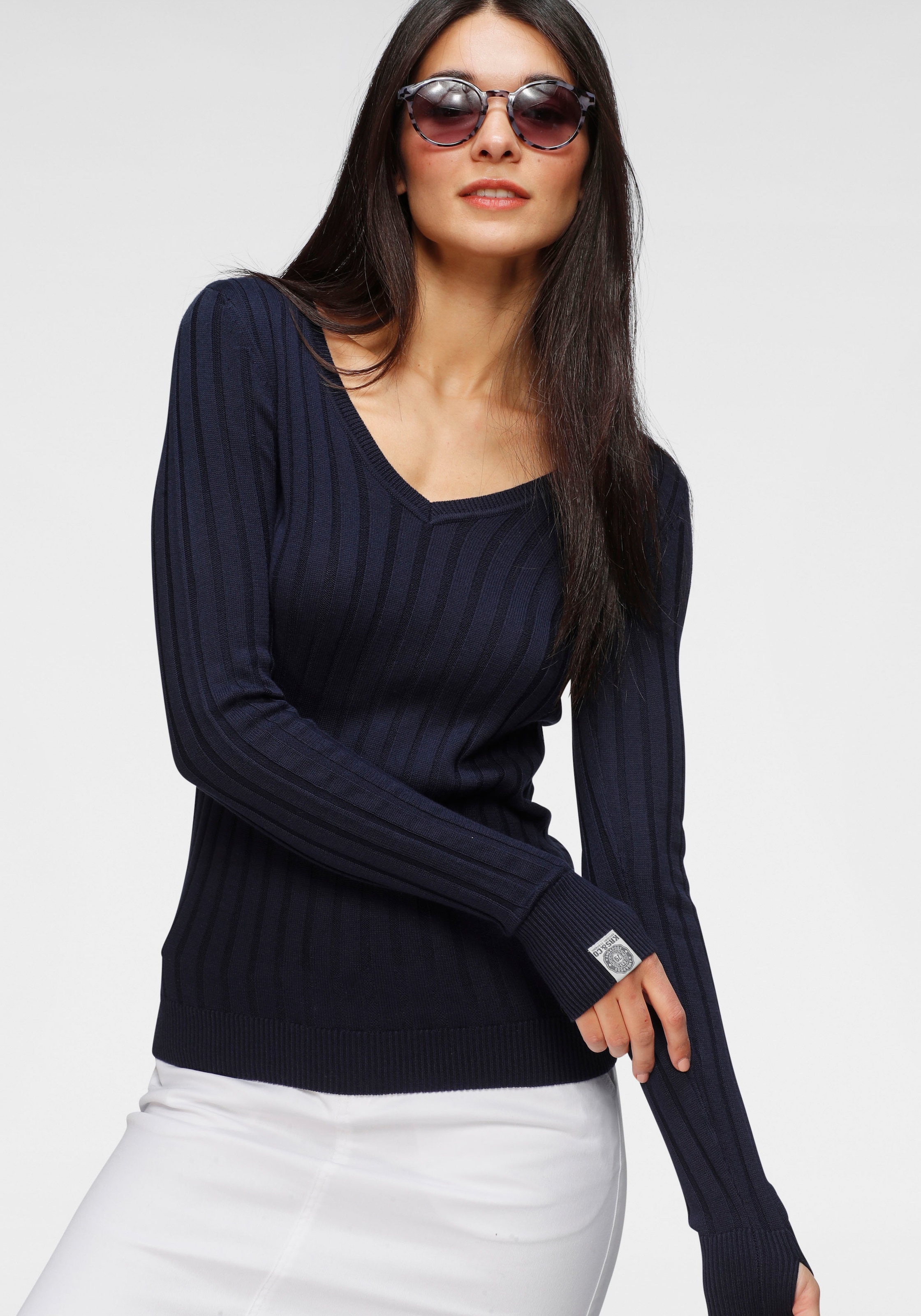 V-Ausschnitt-Pullover, in breit geripptem Feinstrick
